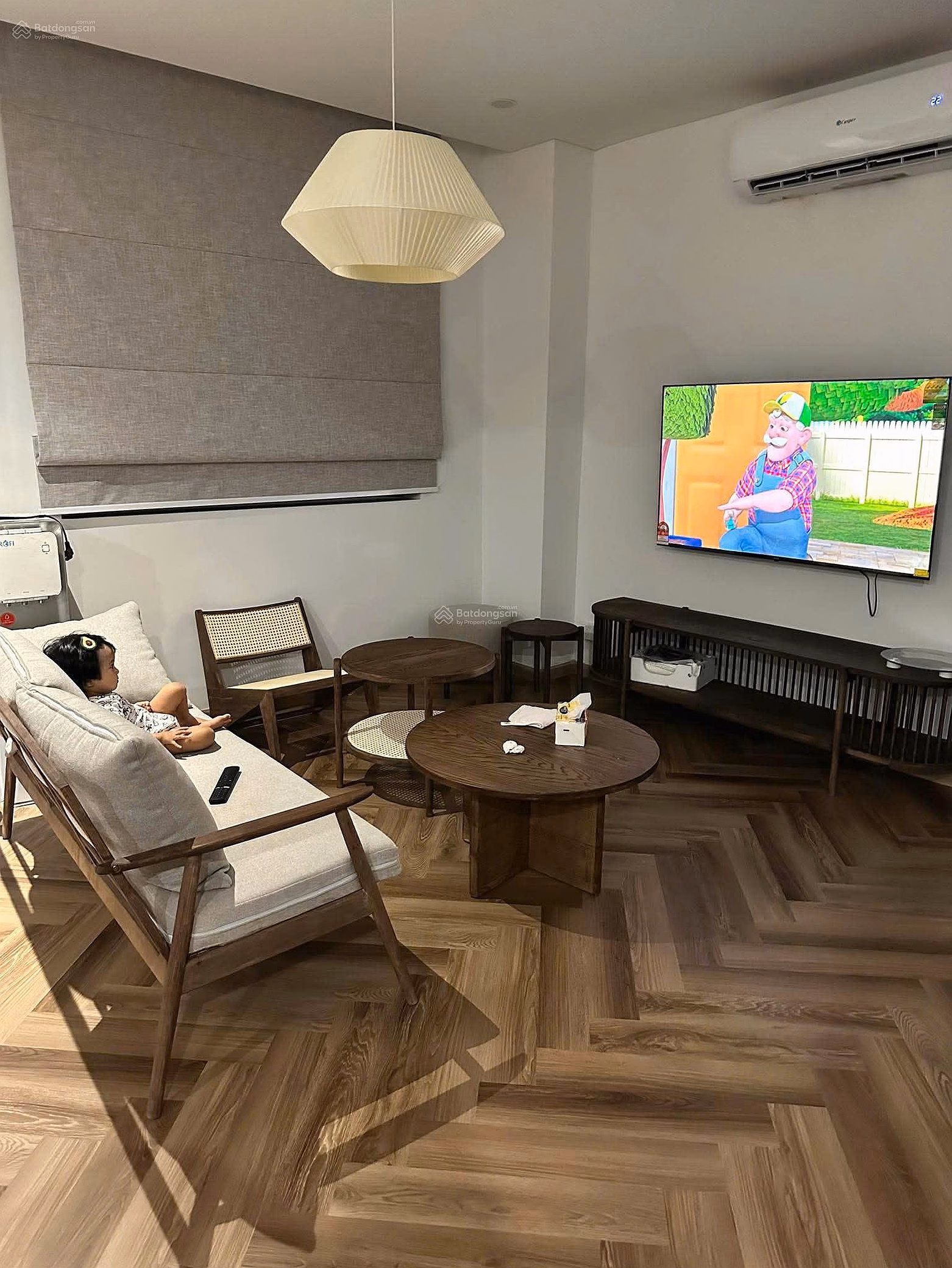 Quick sale corner apartment 3 bedrooms + 1 - 2 bathrooms, area 110m2, wall-attached furniture for only 5 billion at D-Vela