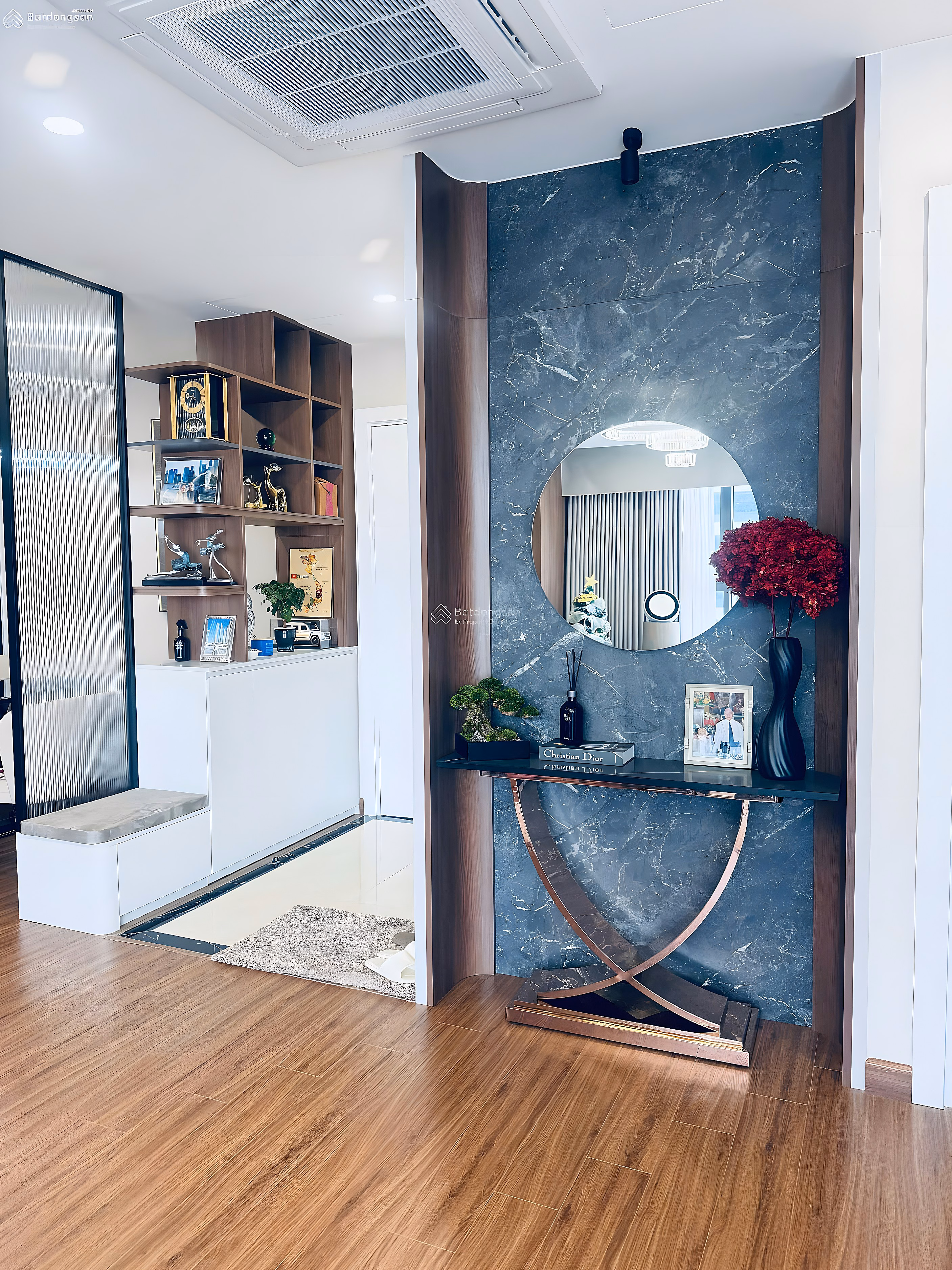 Selling 110m2 apartment with 3 bedrooms and 2 W at Imperia Garden, very good price 12.8 billion***