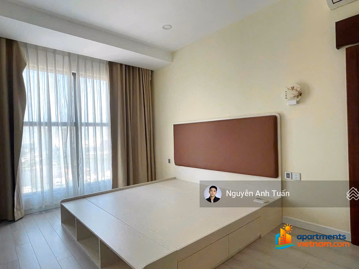 Urgent rent of 2 bedroom, 2 bathroom, 88m2 apartment at Saigon Royal Residence, 28 million VND - River view, fireworks
