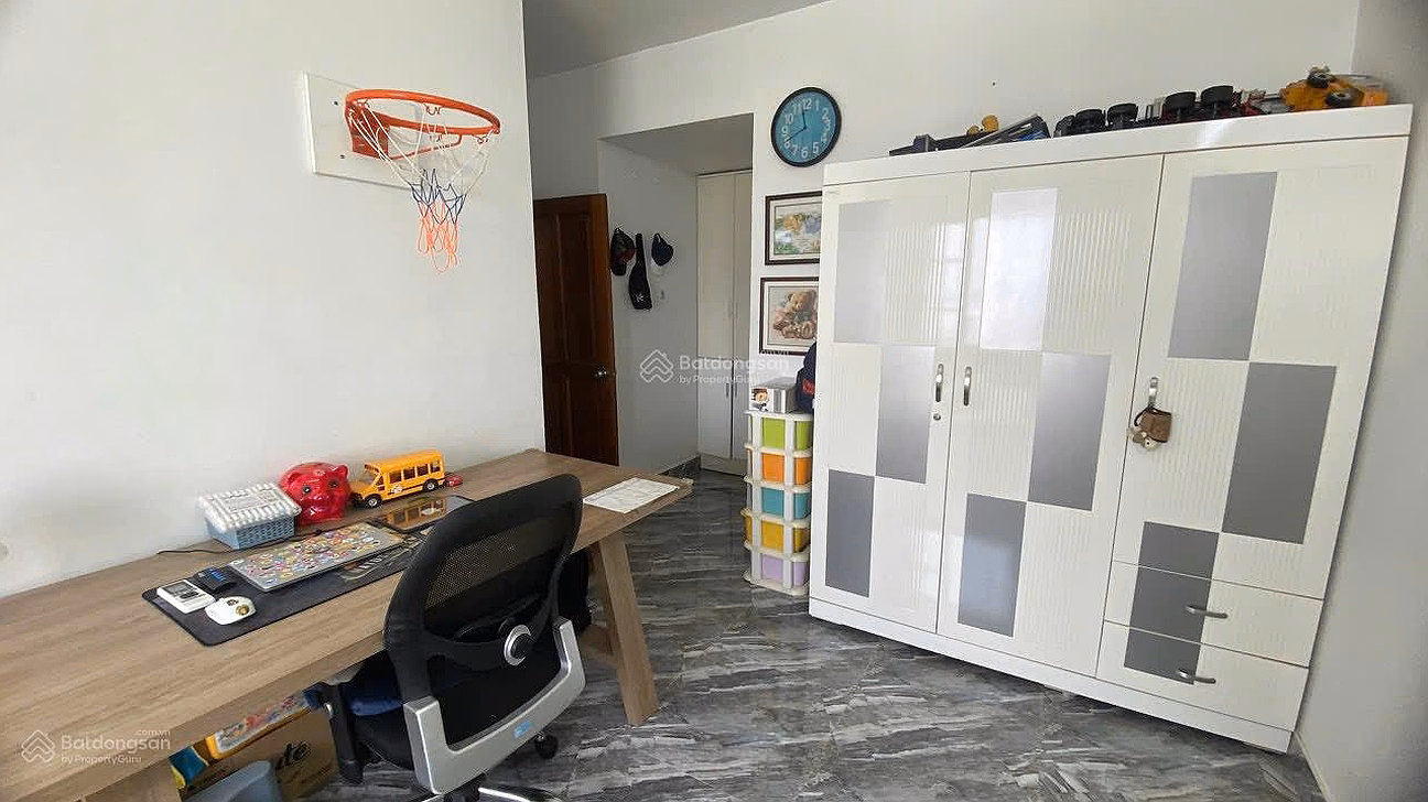 Apartment for sale with river view, super nice interior, extremely airy house