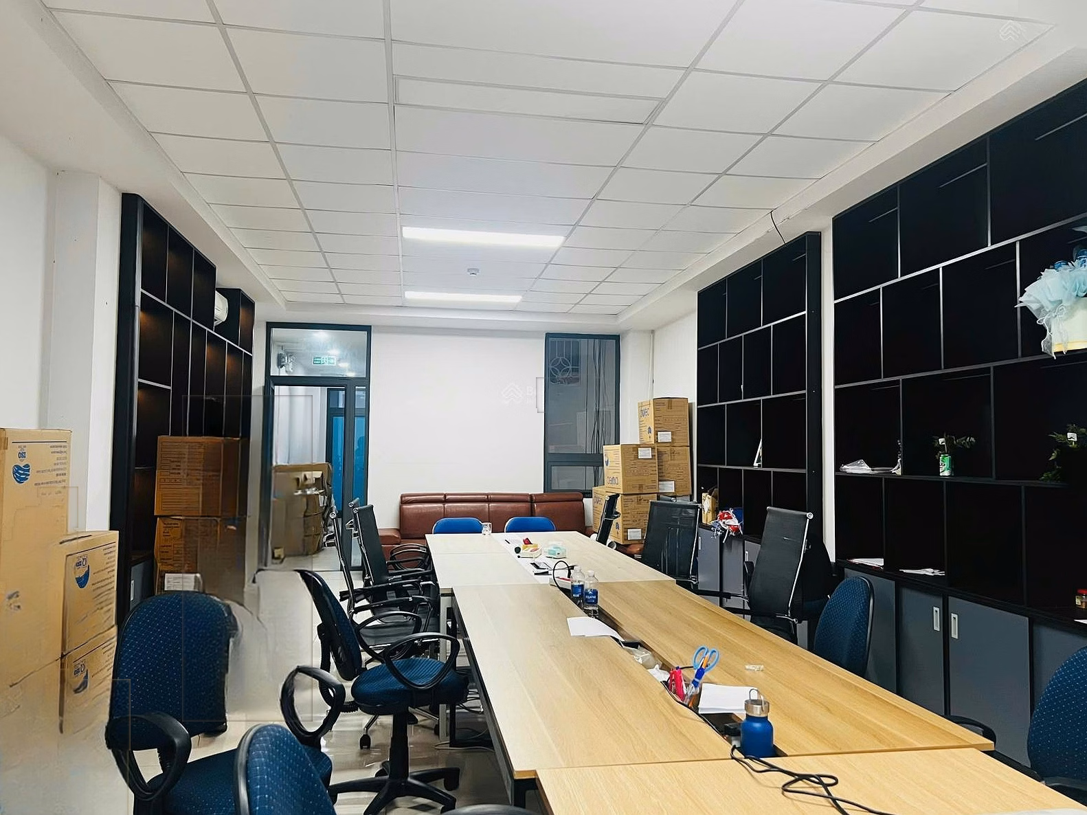 Fully furnished office for rent, free of charge with all package services in the center of Da Nang city