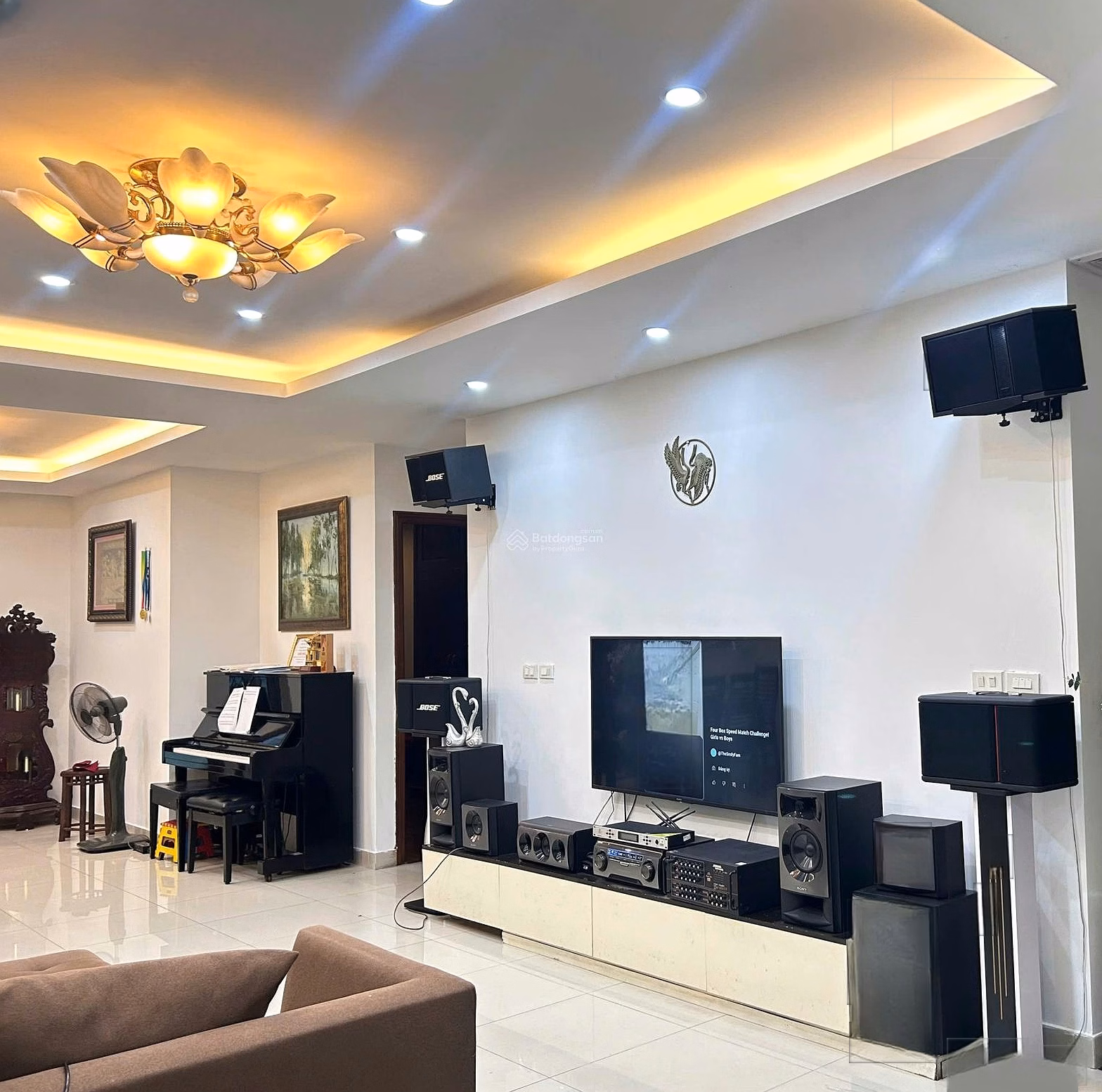 Need to sell quickly apartment 3+1BR - 3VS, area 202m2, price 9.2 billion, very beautiful lake view, fully furnished***