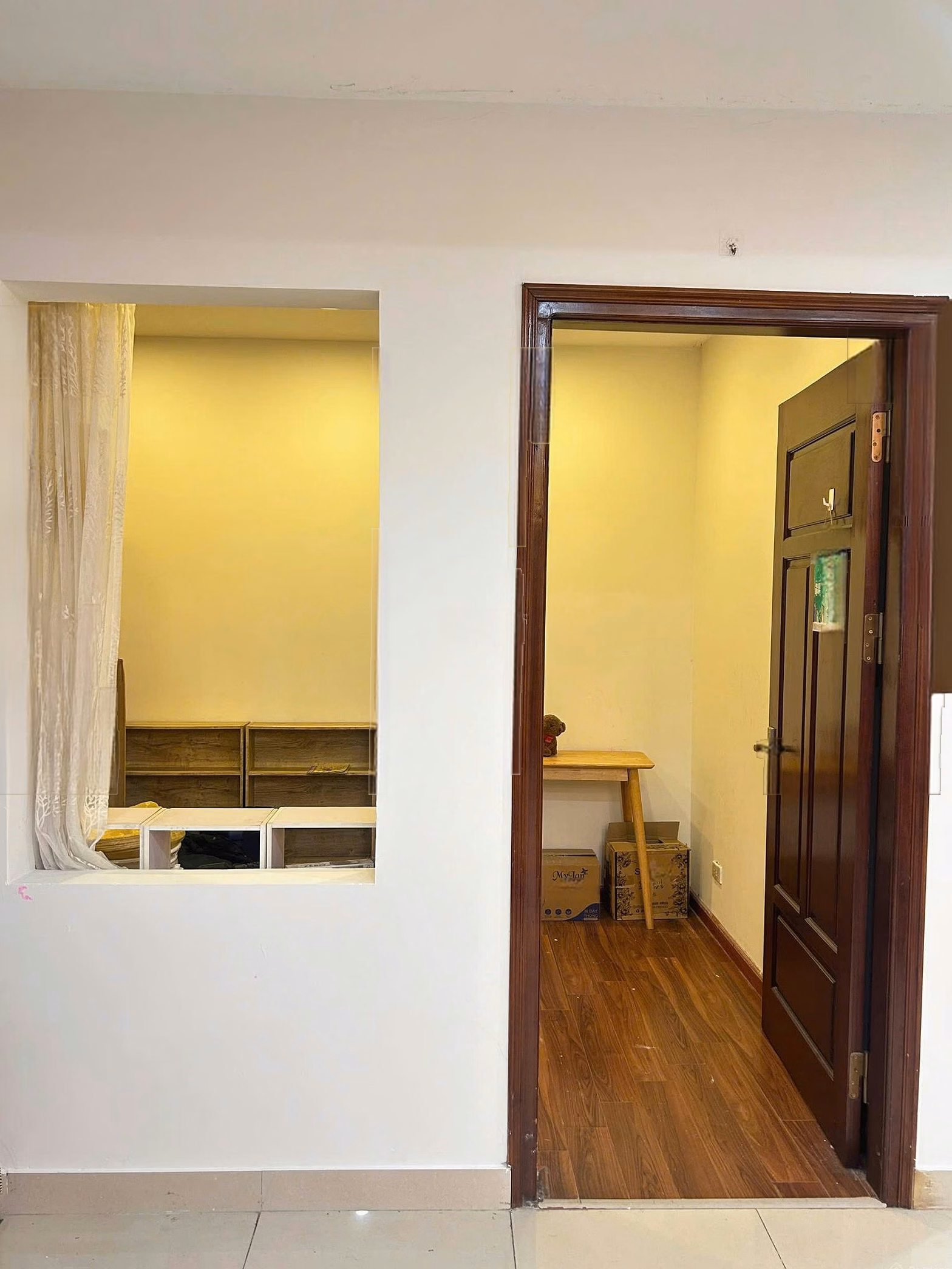 Need to sell quickly apartment 3+1BR - 3VS, area 202m2, price 9.2 billion, very beautiful lake view, fully furnished***