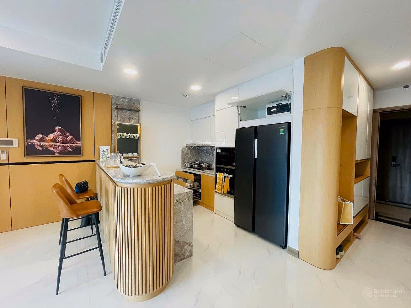 Sunwah Pearl 2 bedrooms for rent with river view & Landmark 81, fully furnished, price only 45 million