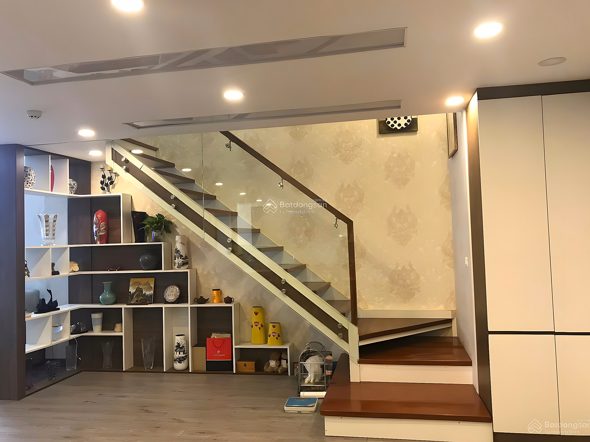 3-bedroom apartment for rent, 34 million, 180m2 on Floor 20, Building G03, Ciputra, Hanoi, great price, reputable