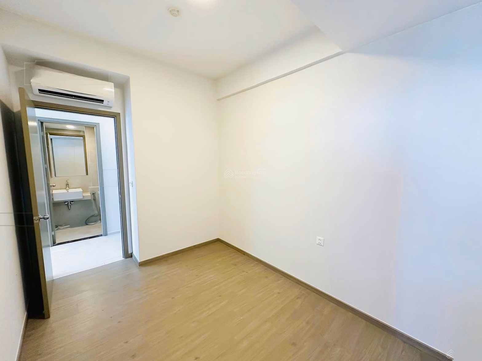 Rare item! Selling 59m2 2 bedrooms 2 bathrooms for only 2 billion 680