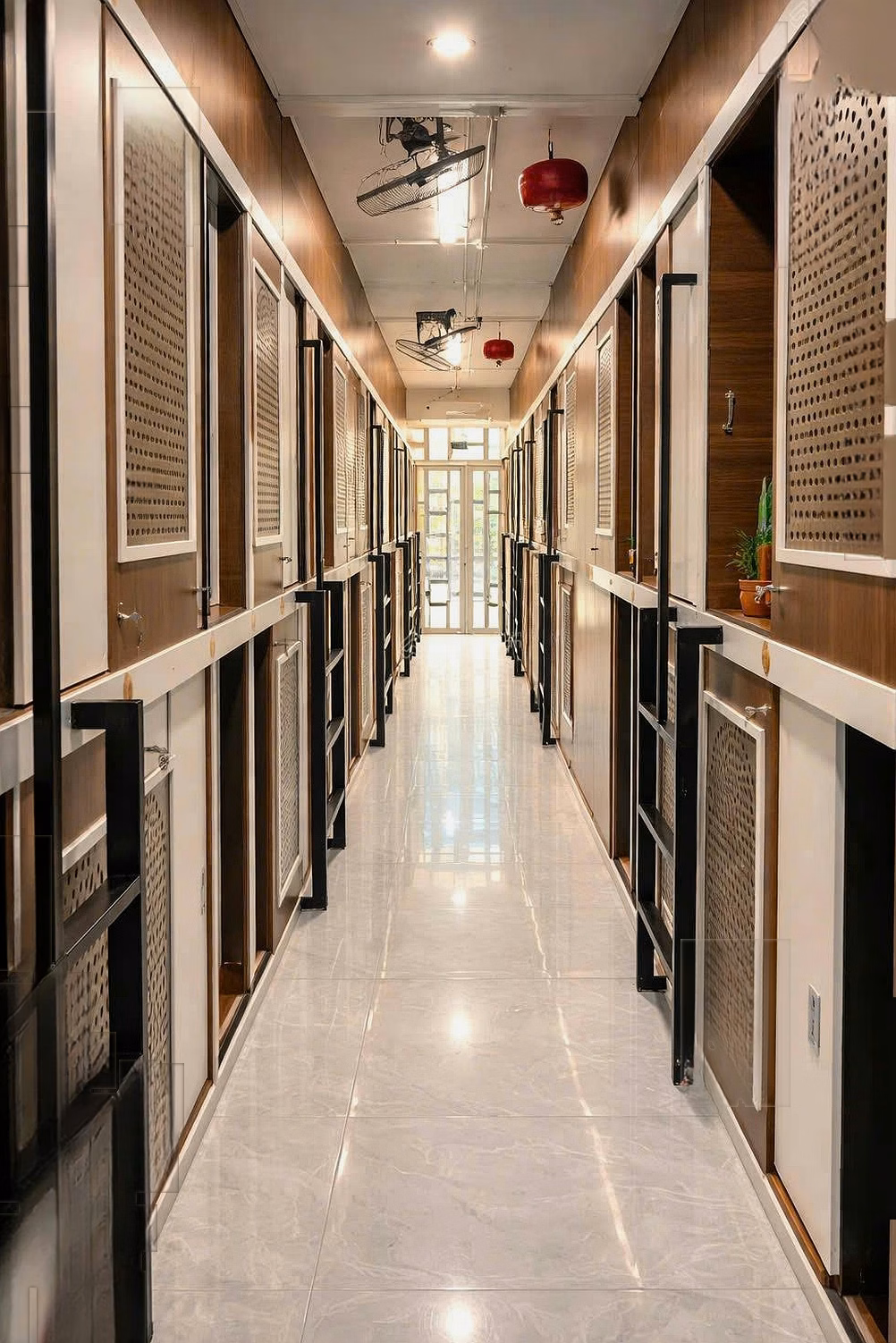 100% new luxury sleepbox - private locking door - fully furnished - with balcony - Kha Van Can