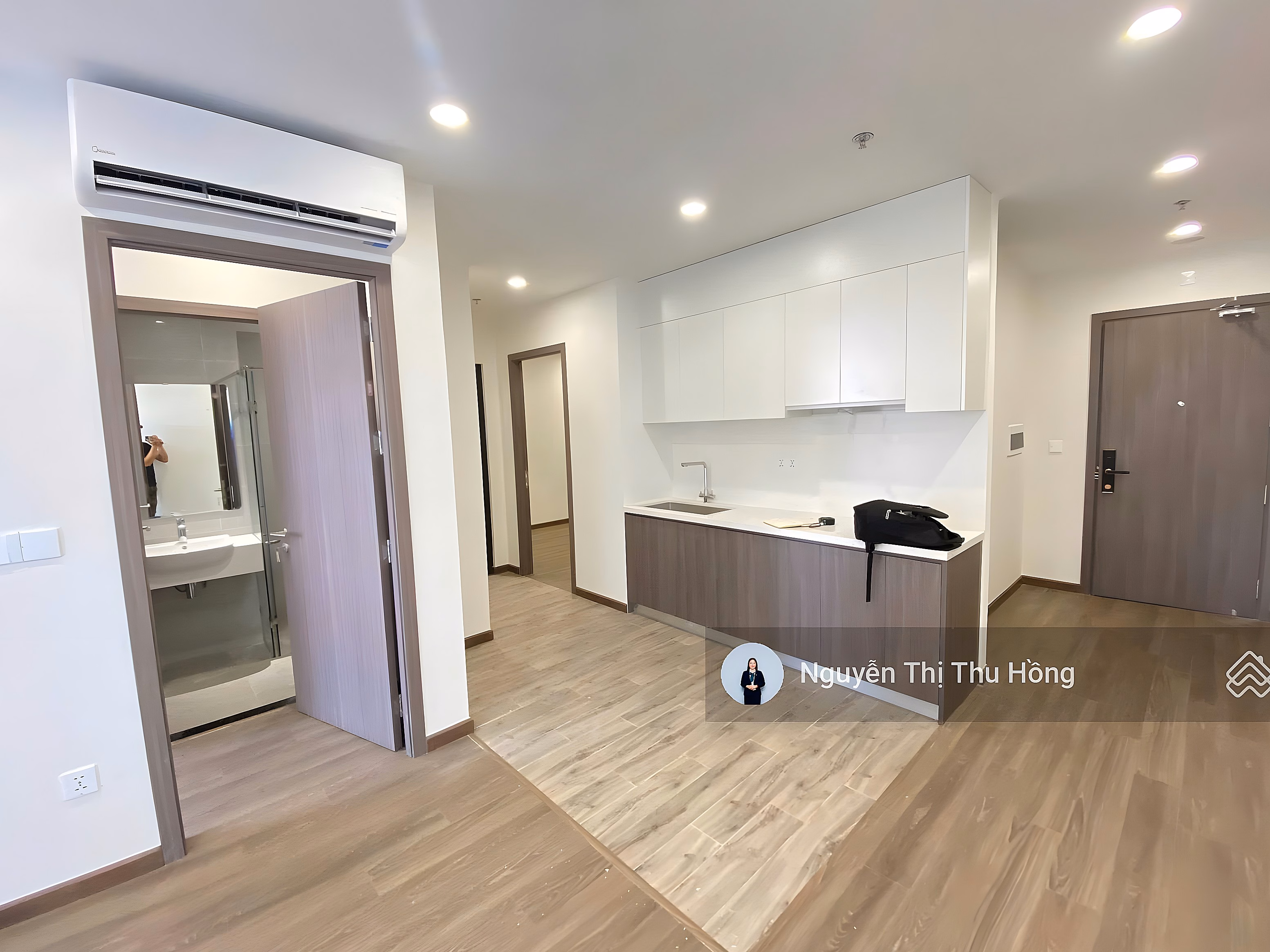 Shopping basket with good price and quick closing FPT Plaza 3 has a variety of apartments for customers to rent*** Hong