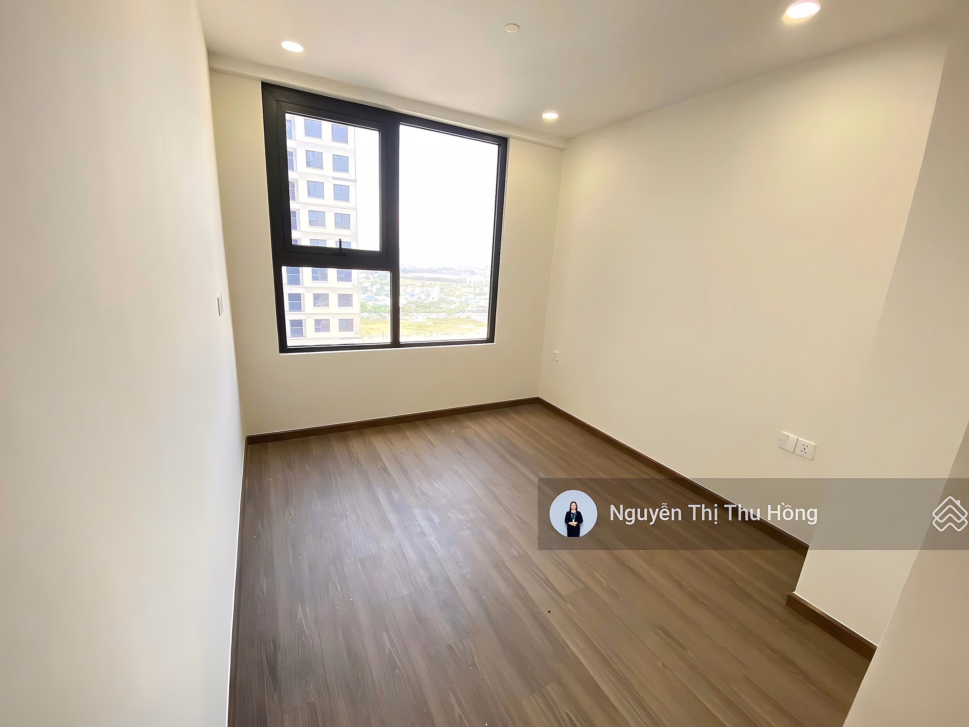 Shopping basket with good price and quick closing FPT Plaza 3 has a variety of apartments for customers to rent*** Hong