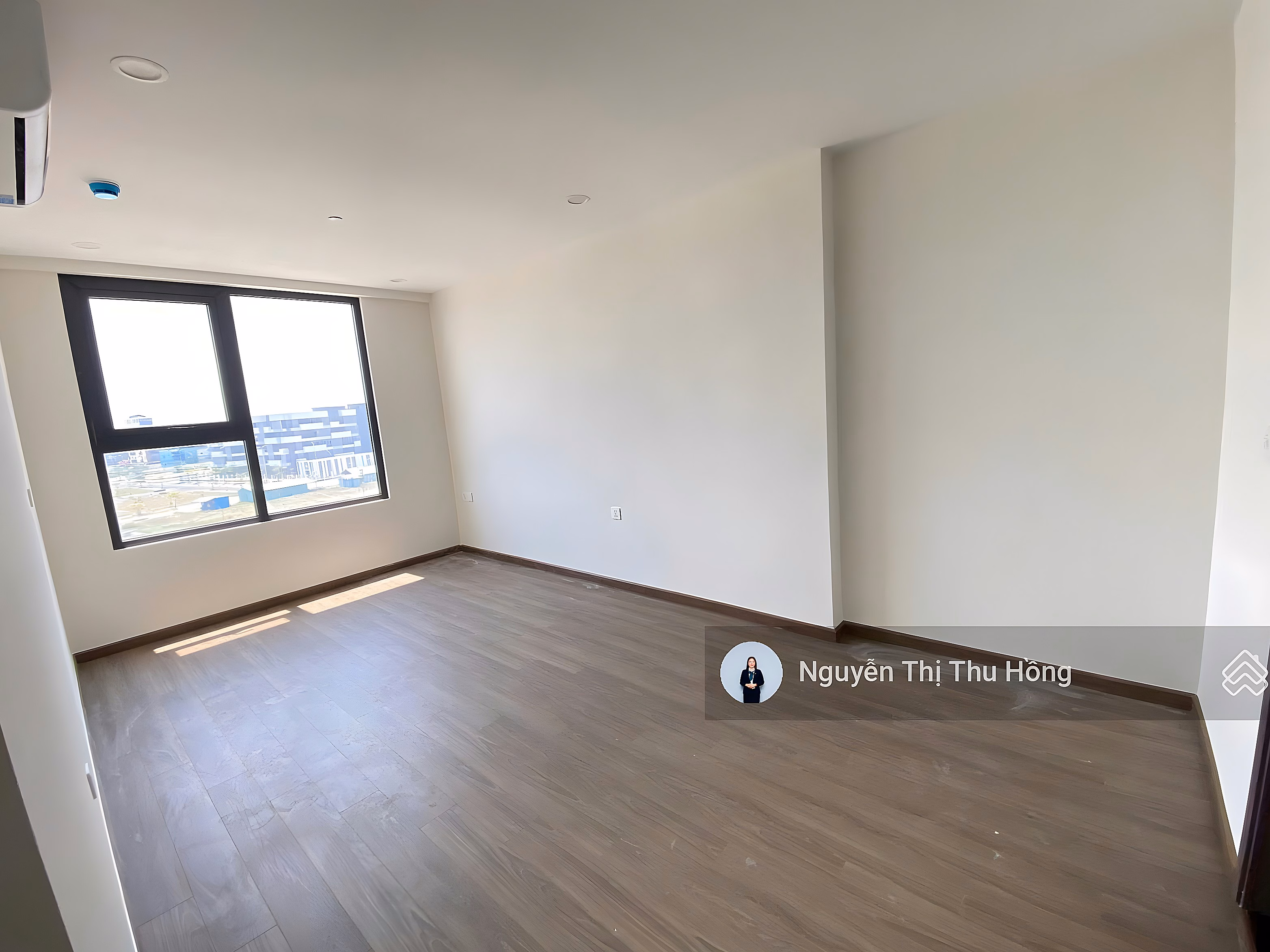 Shopping basket with good price and quick closing FPT Plaza 3 has a variety of apartments for customers to rent*** Hong