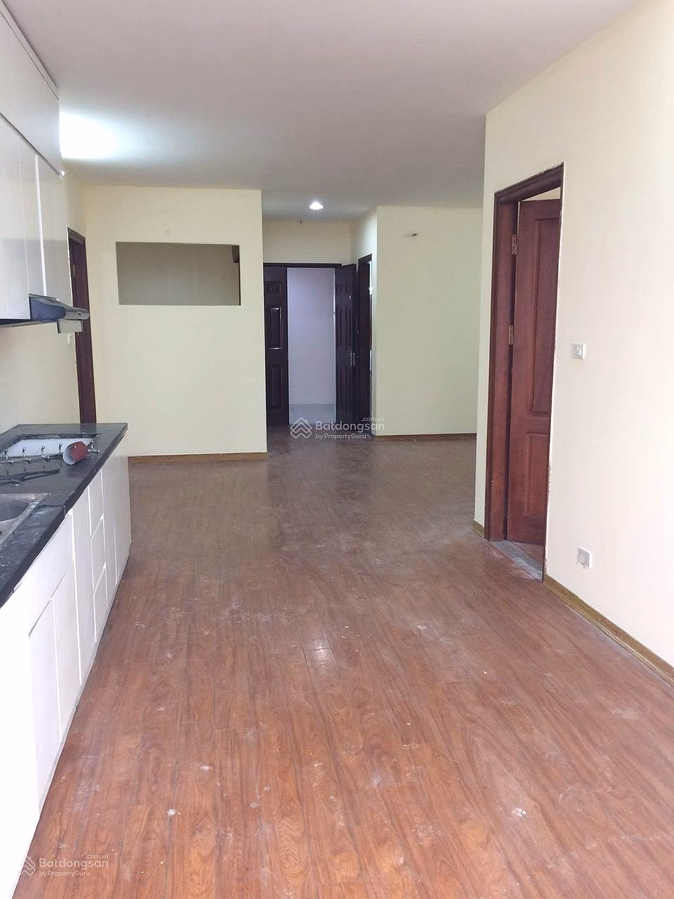 Apartment for sale at 137 Nguyen Ngoc Vu 80m2 with 3 bedrooms - 2 bathrooms, red book, price more than 5 billion