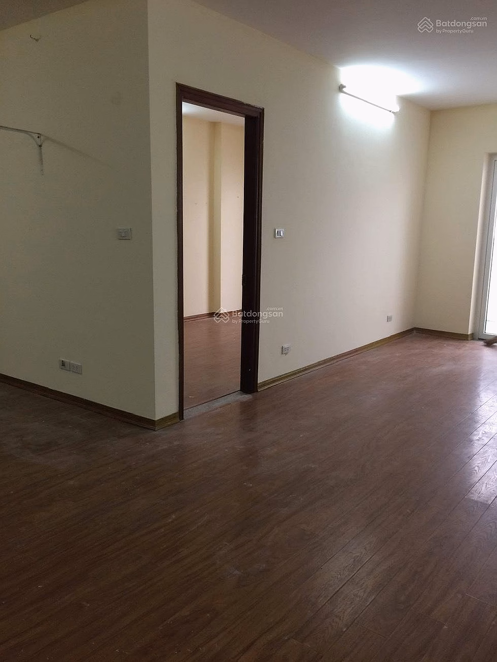 Apartment for sale at 137 Nguyen Ngoc Vu 80m2 with 3 bedrooms - 2 bathrooms, red book, price more than 5 billion