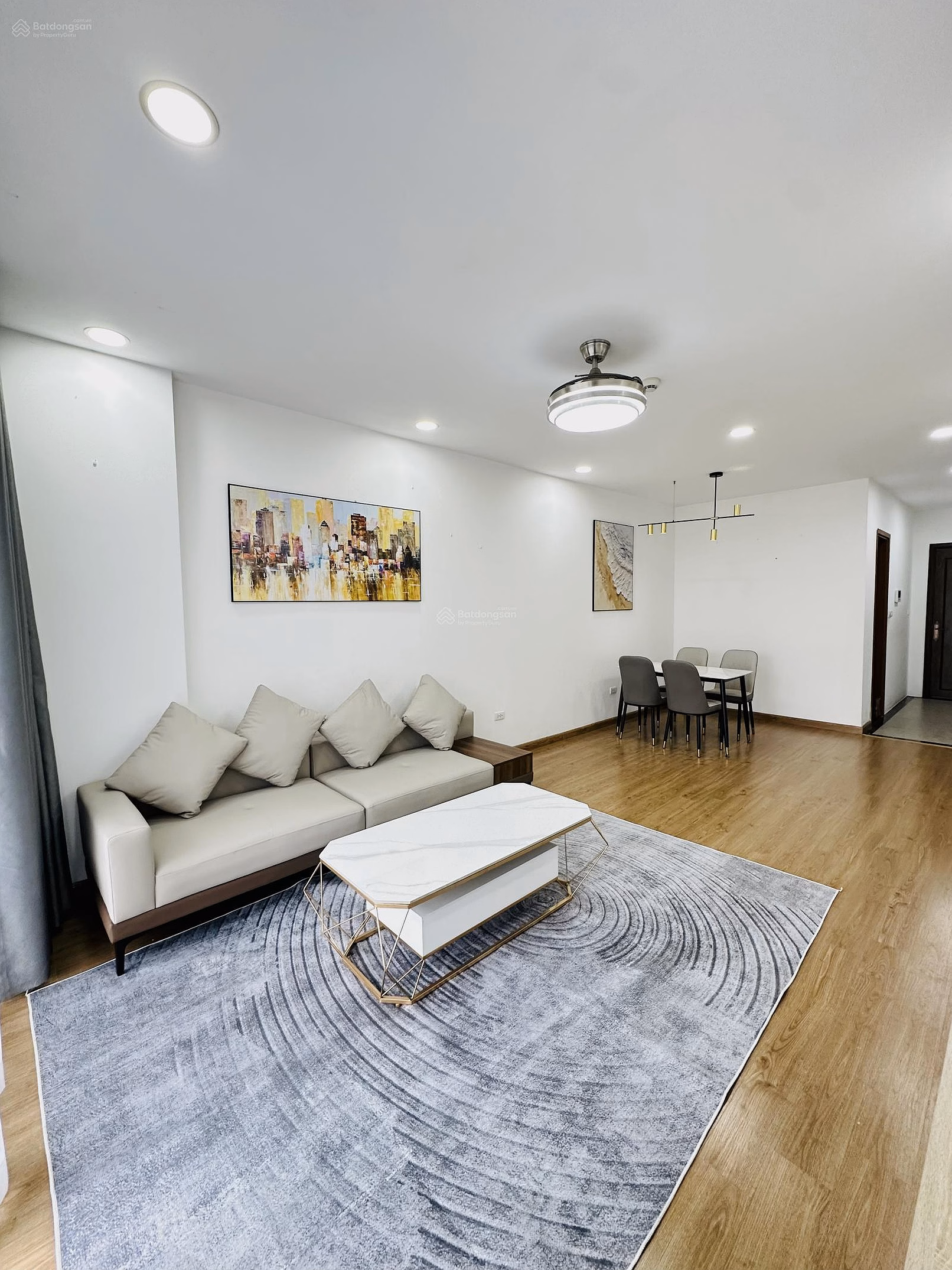 Selling 3 bedroom 2 bathroom apartment Iris Garden, 8.9 billion, 104m2 at Tran Huu Duc, Cau Dien, Nam Tu Liem