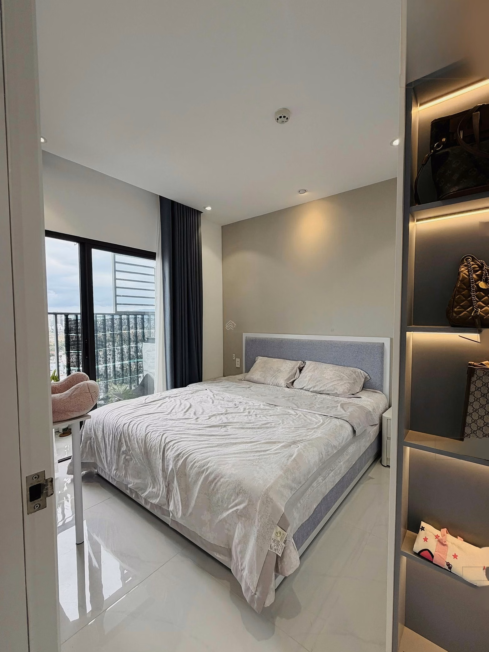 Commercial 3-bedroom corner apartment SSH07, view of Quan Truong river belt road - only 3.9 billion