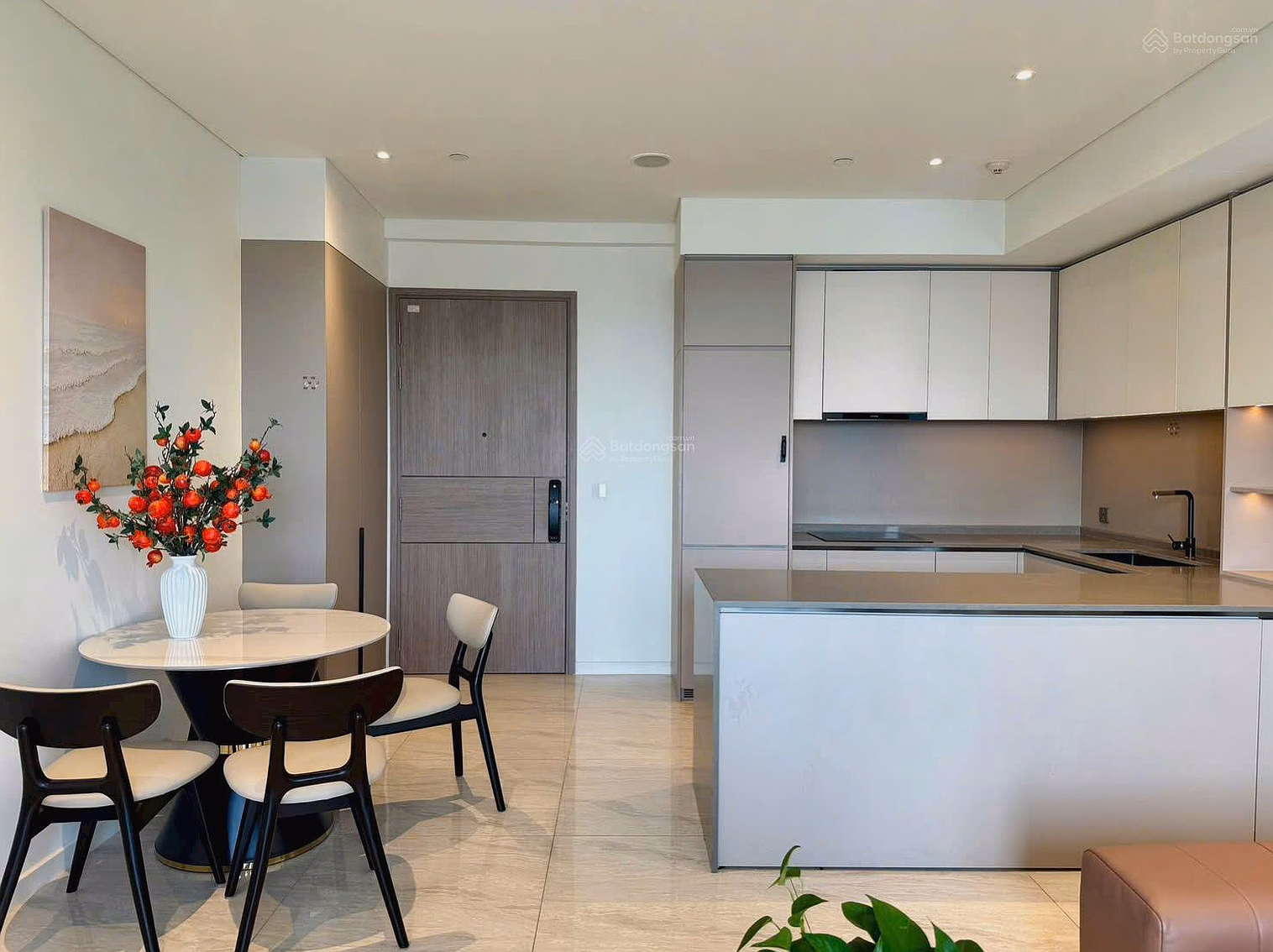 Quick sale of the only remaining large 2-bedroom apartment at Opera Thu Thiem with river view in District 1