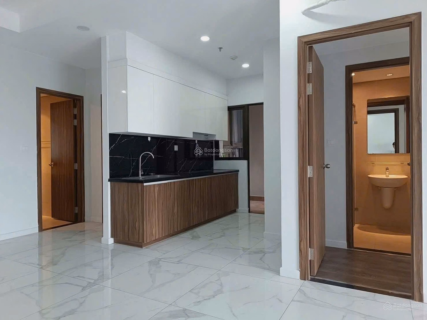Apartment for sale in MT Pham Van Dong, 3.45 billion - 76m2, 2 bedrooms, 2 bathrooms, cool view, rare item in Thu Duc