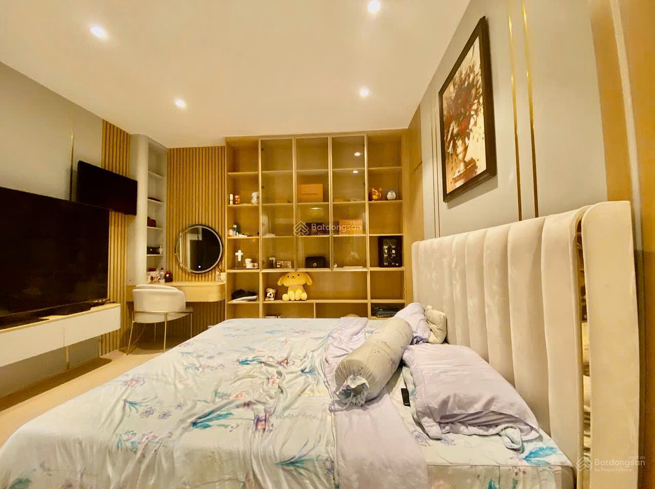 Canh Vien 2 Duplex 4-bedroom apartment for rent with high-class furniture right in Phu My Hung, District 7
