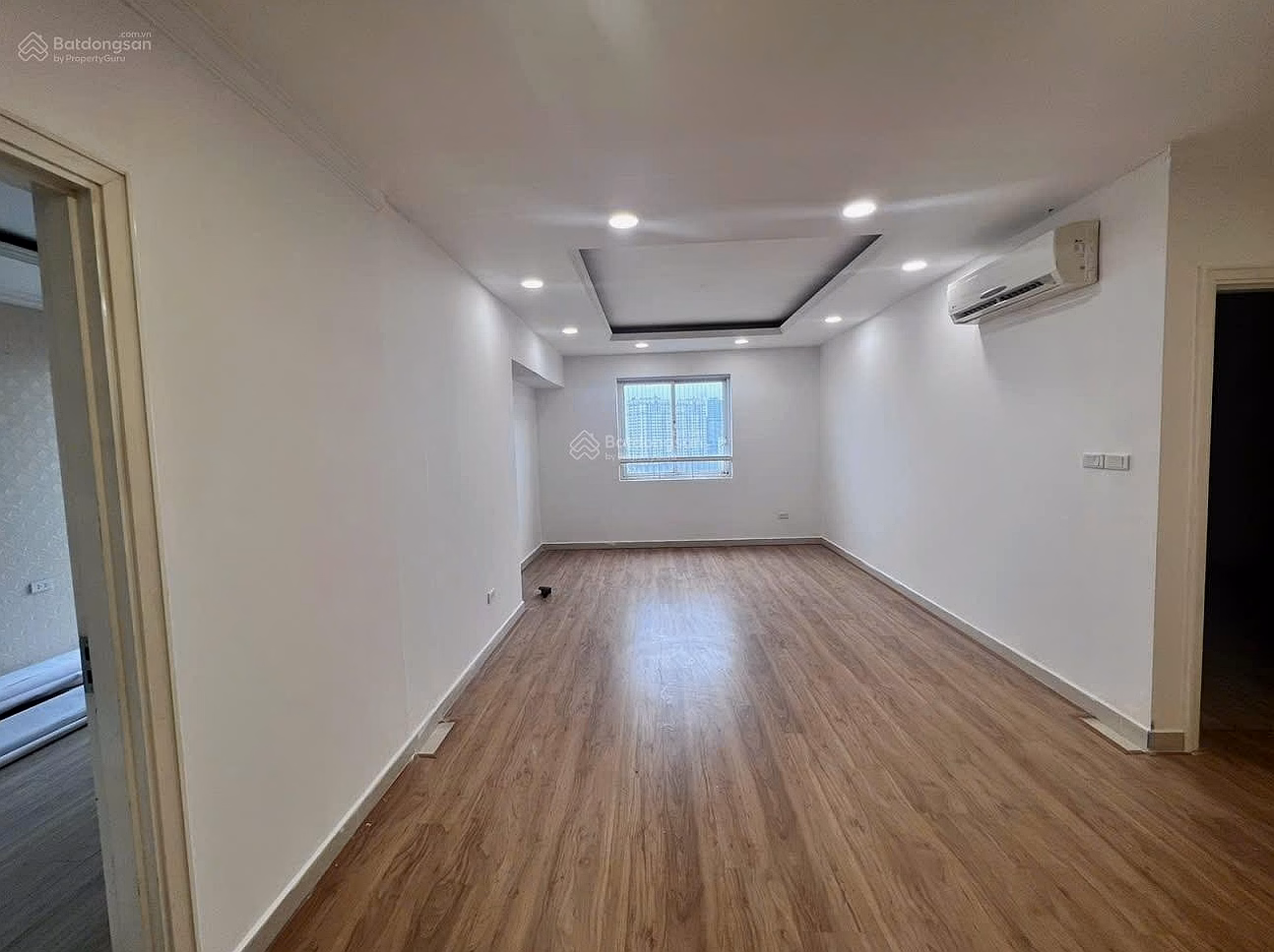 Oriental Westlake apartment for sale in Cau Giay area, Tay Ho, Lac Long Quan, area 91m2