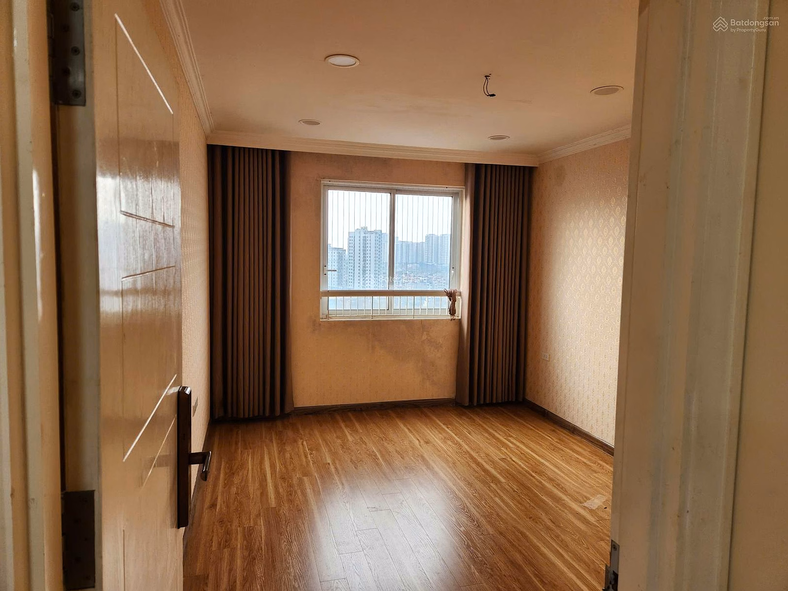 Oriental Westlake apartment for sale in Cau Giay area, Tay Ho, Lac Long Quan, area 91m2