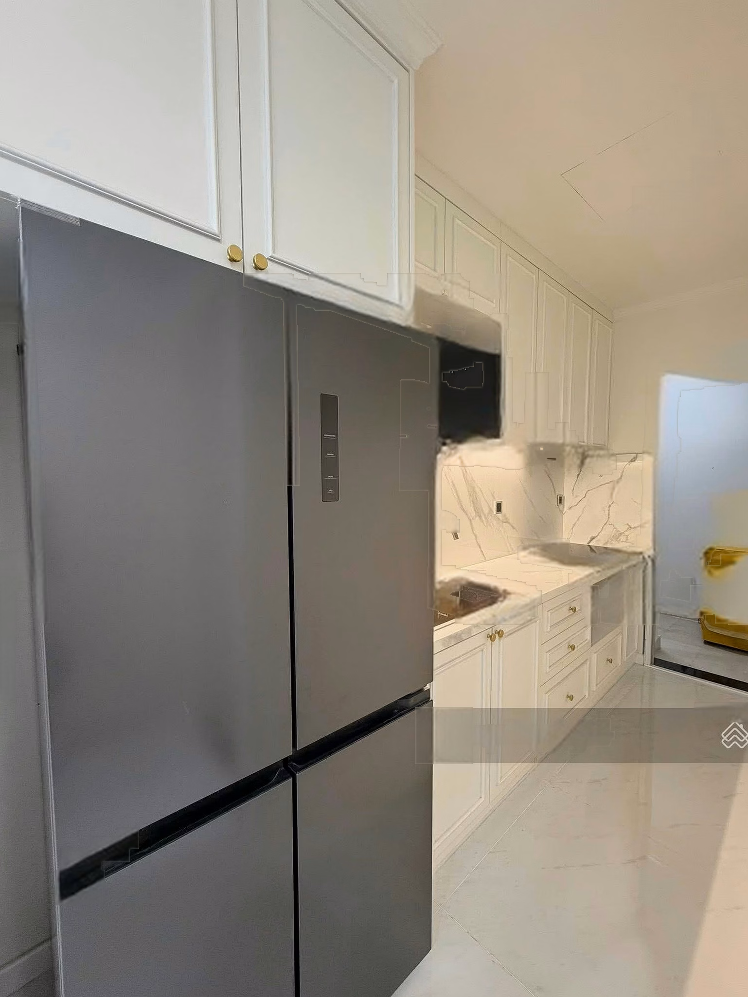 Urgent sale of 2 bedrooms Vinhomes - 92m2, very airy, with pink book***