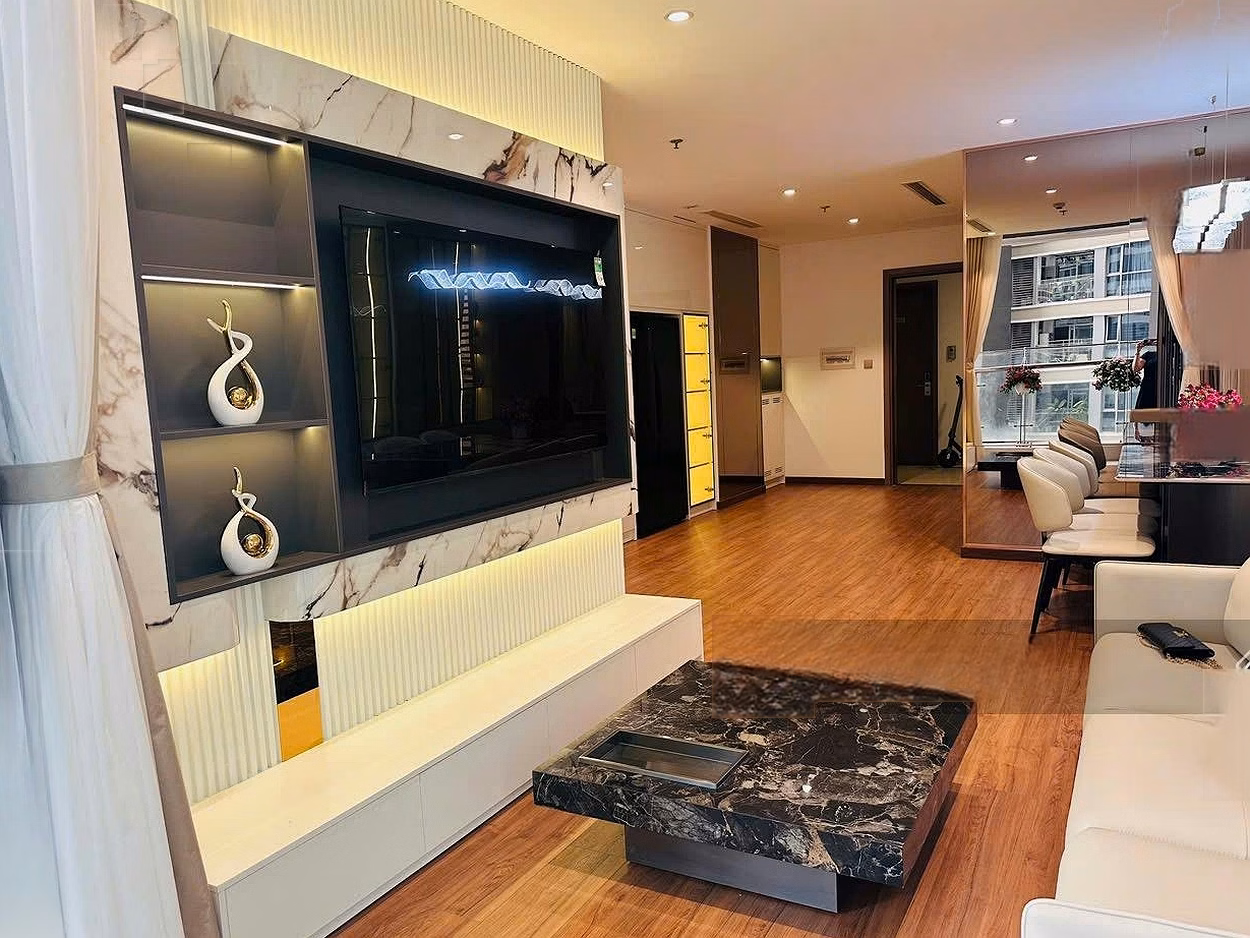 Super product 3 bedrooms Vinhomes - 115m2 with luxurious furniture, has pink book