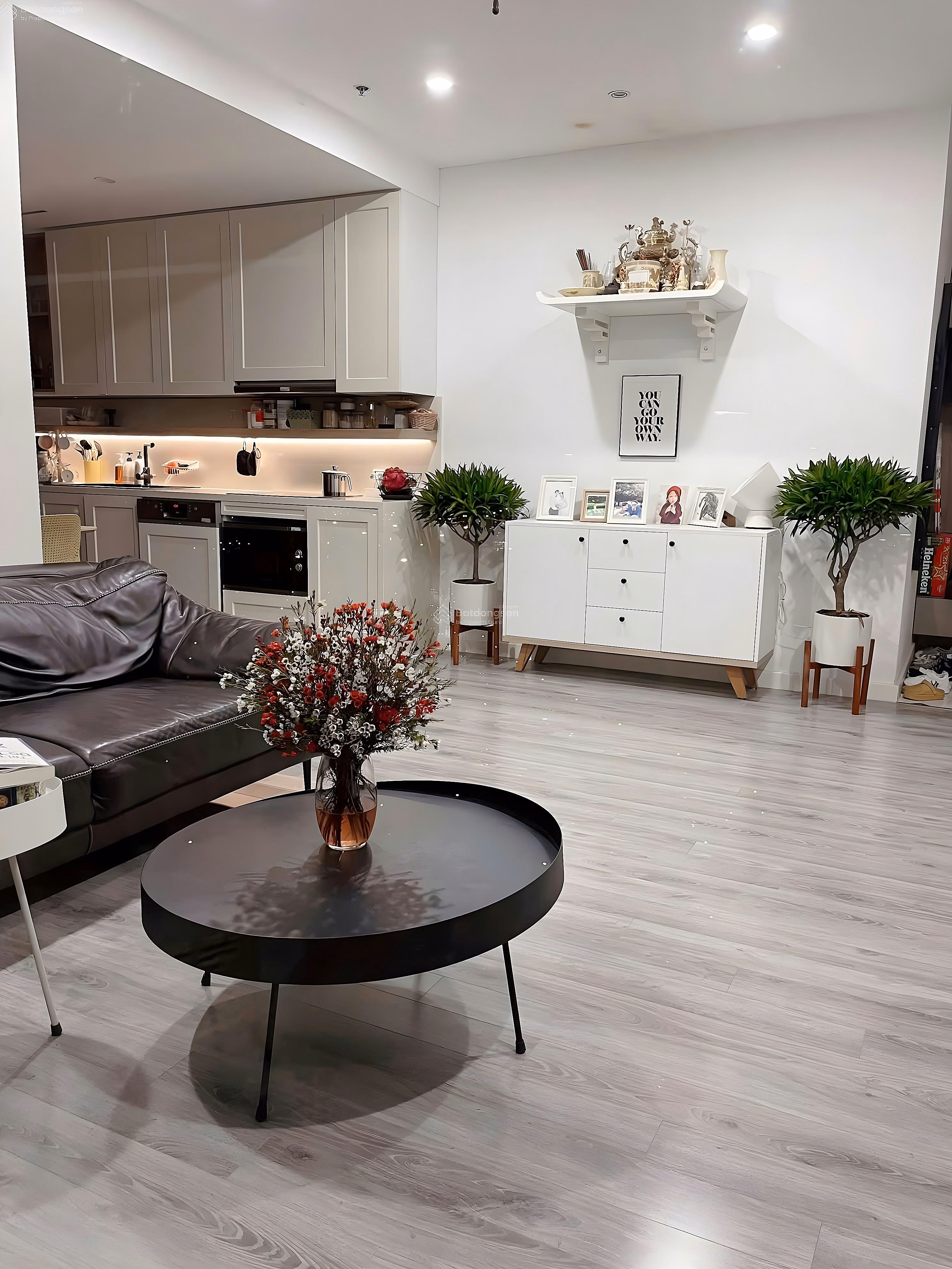 Selling 79m2 apartment, 2 bedrooms, 2 bathrooms at Vinhomes Green Bay Me Tri, 120 million VND/m2