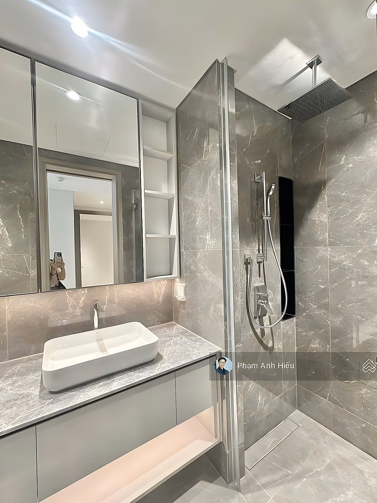 Cheapest single 3 bedroom Opera house, Saigon river view, full view of District 1 sparkling at night