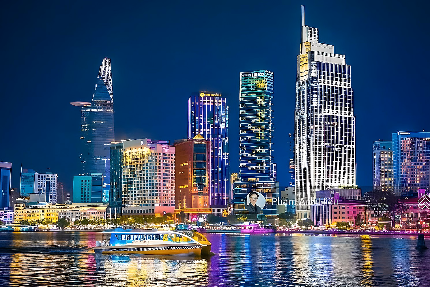 Cheapest single 3 bedroom Opera house, Saigon river view, full view of District 1 sparkling at night