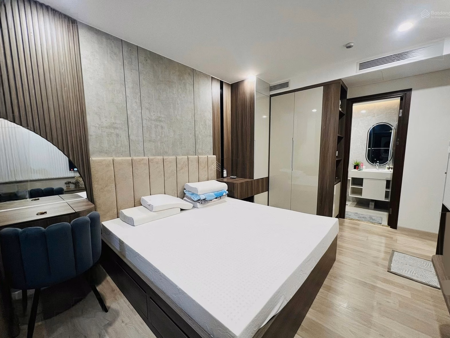 CT1 Luxury apartment for rent, 8th floor, river view, 2 bedrooms, 2 bathrooms, river view in Nha Trang