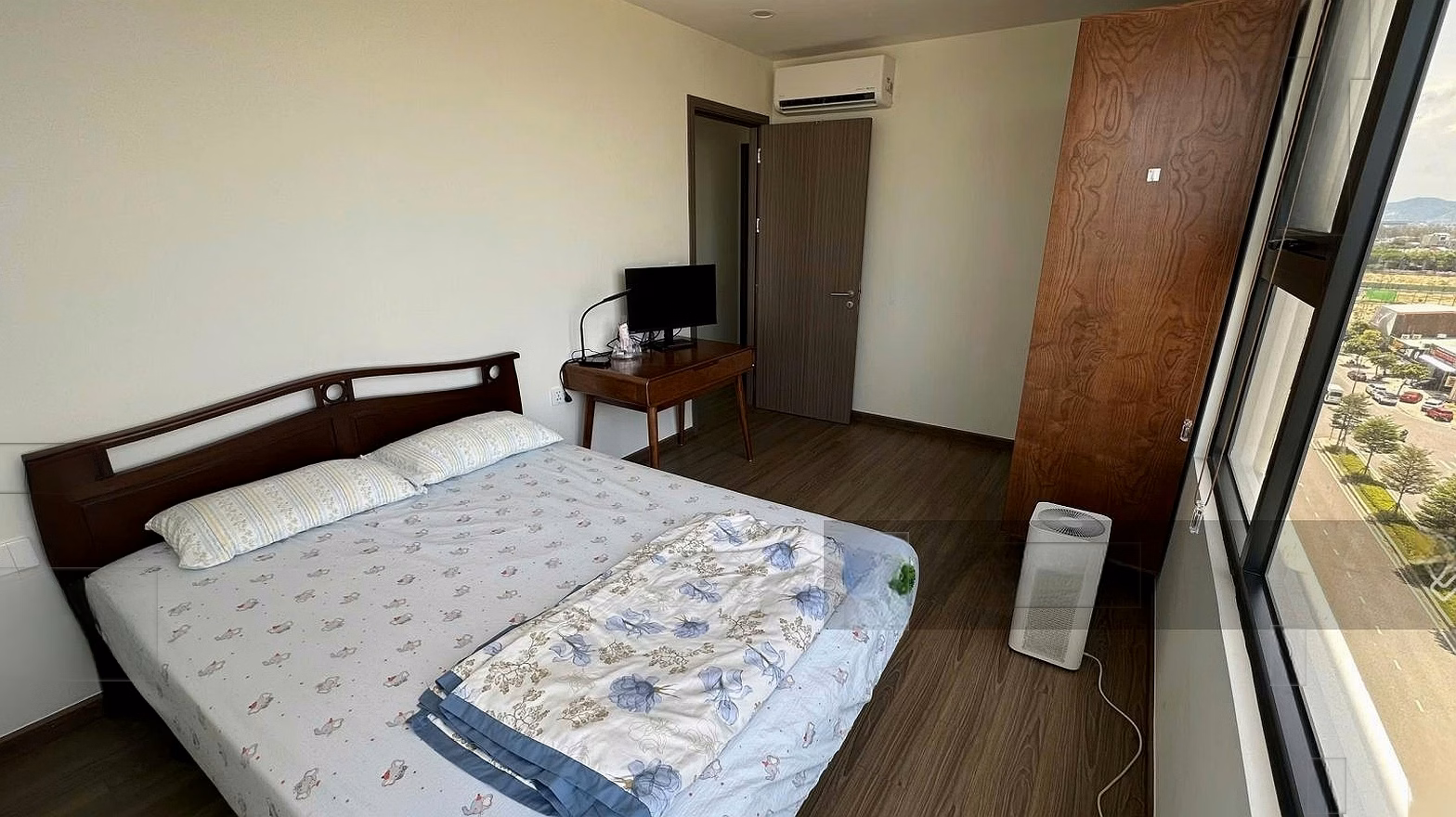 Lease! 2 bedroom corner apartment facing southeast - 76m2 fully furnished 20 million***