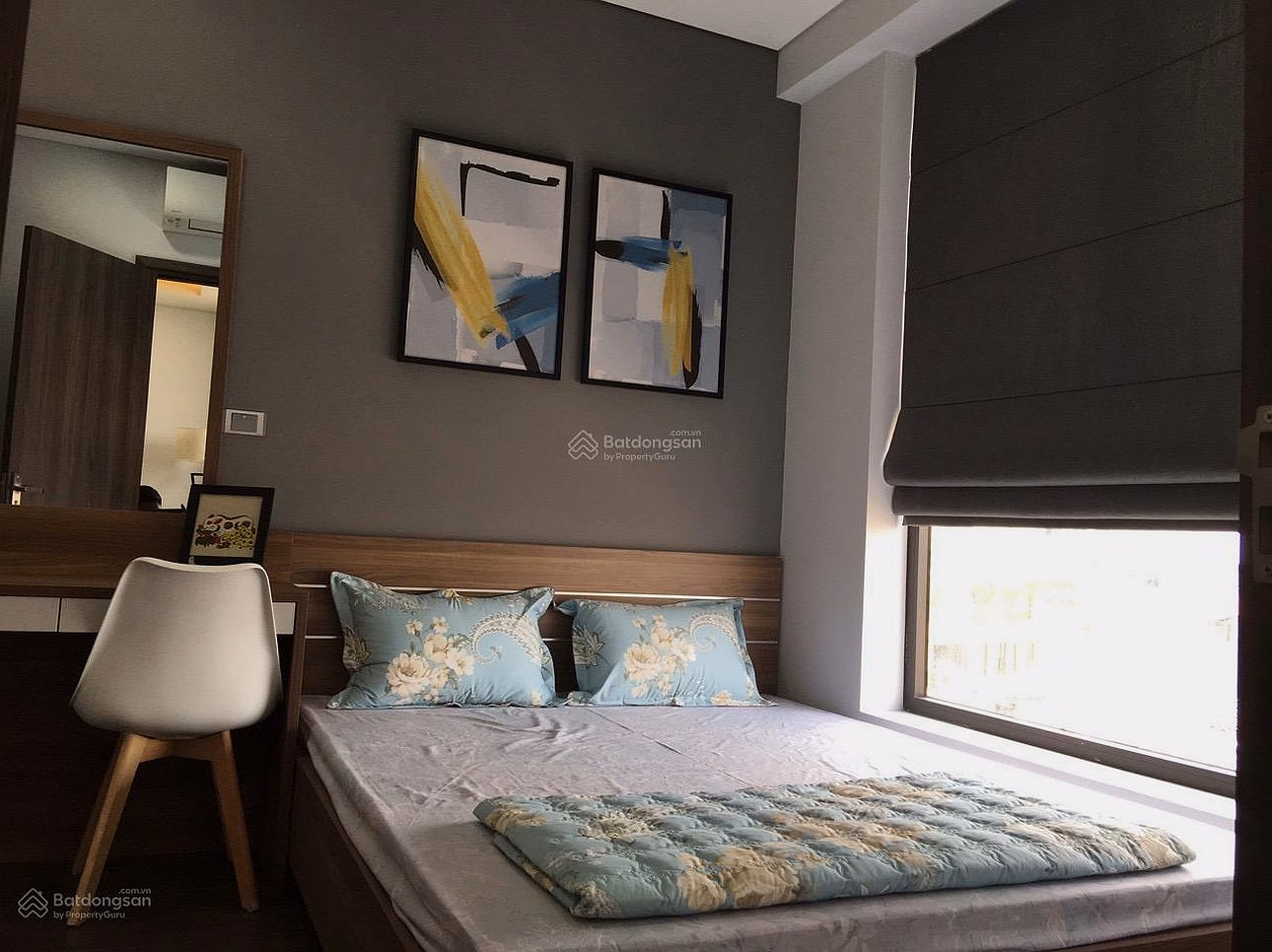 The owner sells a 3N apartment with full furniture, 11th floor, PHC apartment 158 ​​Nguyen Son O9O2248II5, price 9.4 billion
