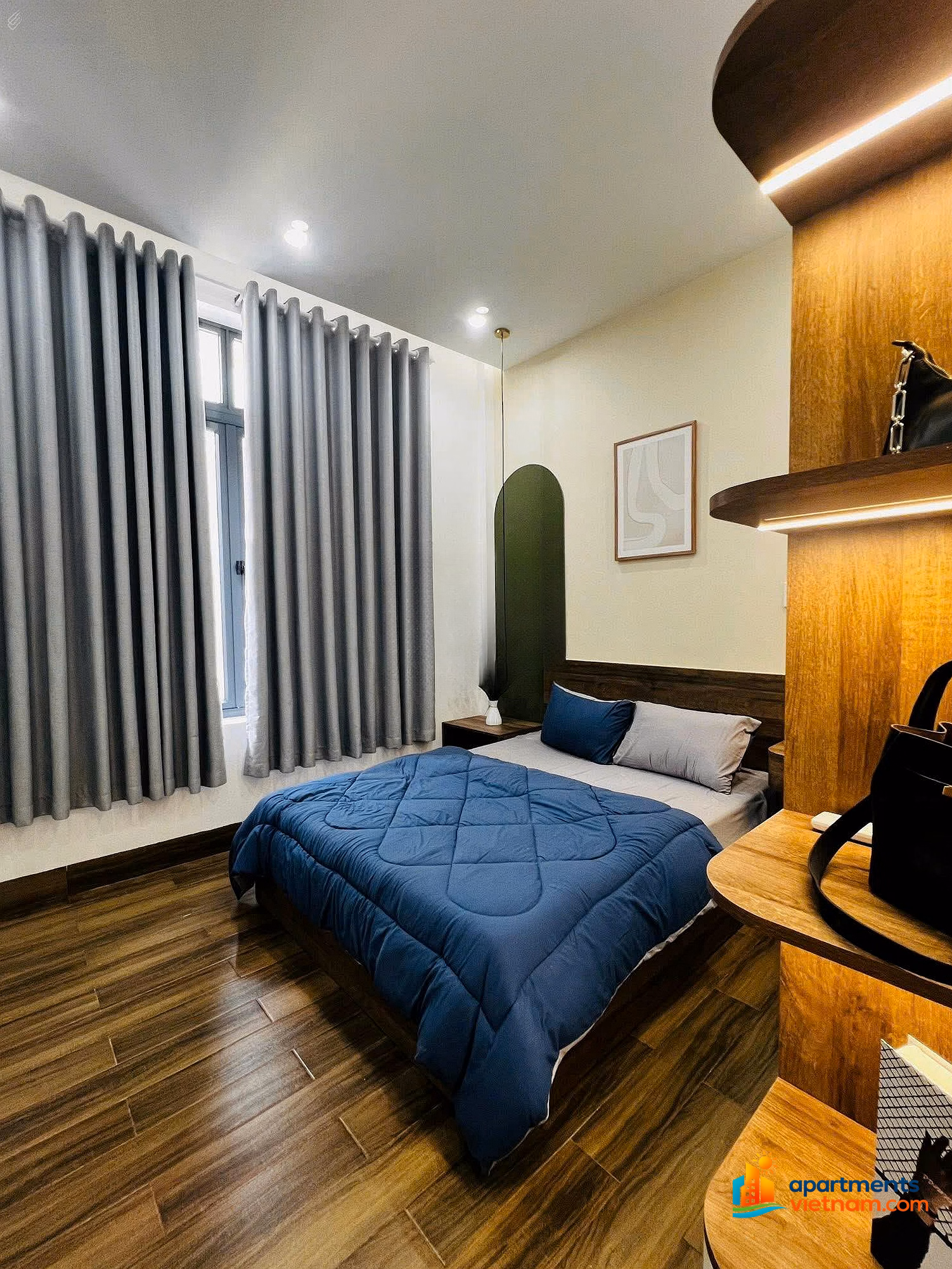 A 3-storey house with an asphalt road, close to the beach and market about 50m, and has a convenient downstairs bedroom