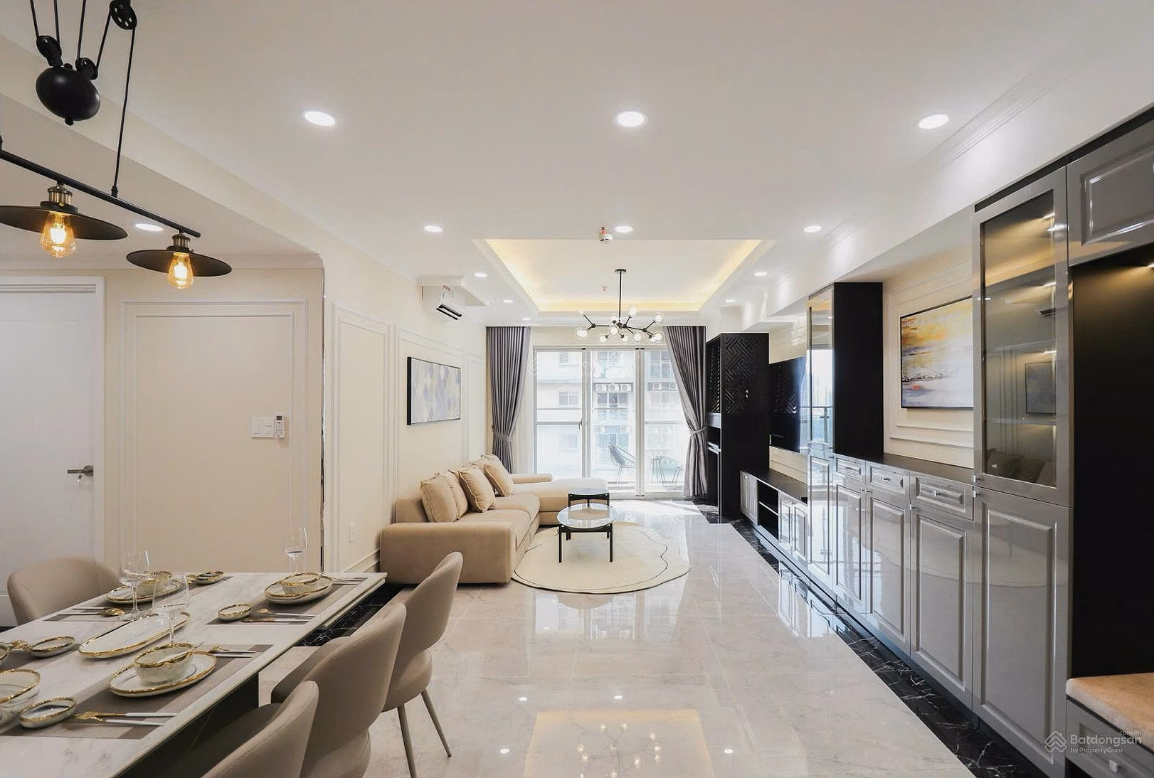 Cosmo City apartment for sale, 3 bedrooms, luxurious interior design, cool pool view