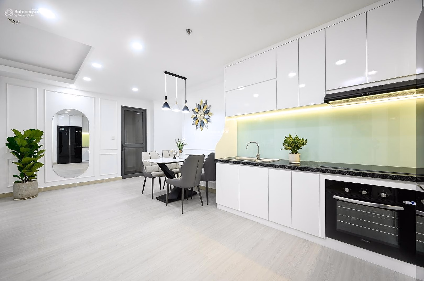 Apartment for sale in CC Bay Hien Tower, Tan Binh, area 70m2, 2 bedrooms, 2 bathrooms, price 3 billion*** Mao