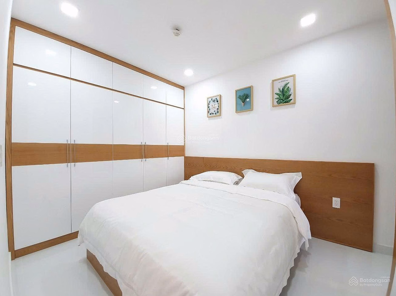 Central floor apartment for sale Golden Mansion - Novaland 2 bedrooms 2 bathrooms 5.9 billion 69m2 soon to have pink book 0932 622 ***