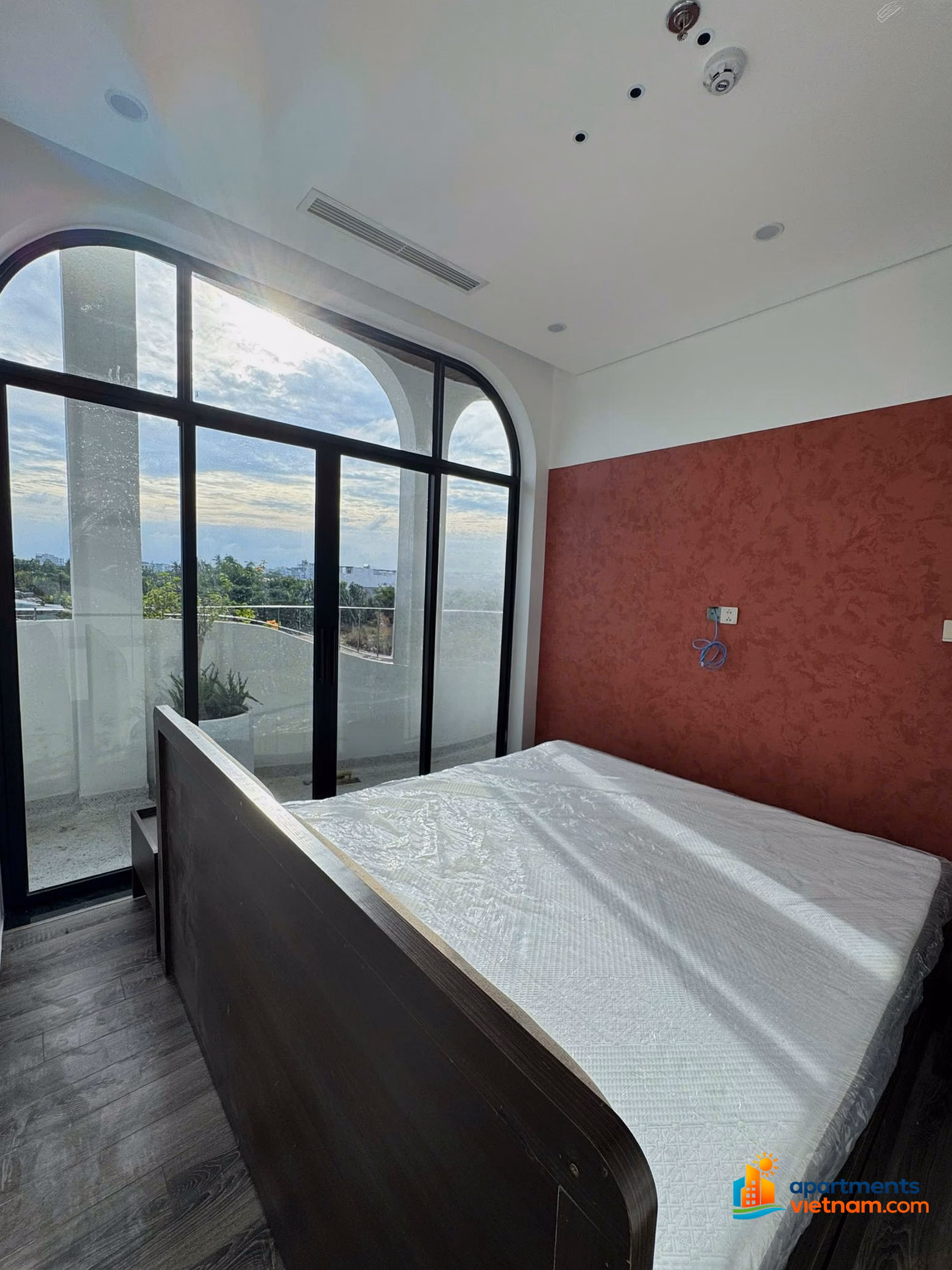 Beautiful 2-bedroom apartment for rent in front of FPT Area right at FPT Complex Da Nang