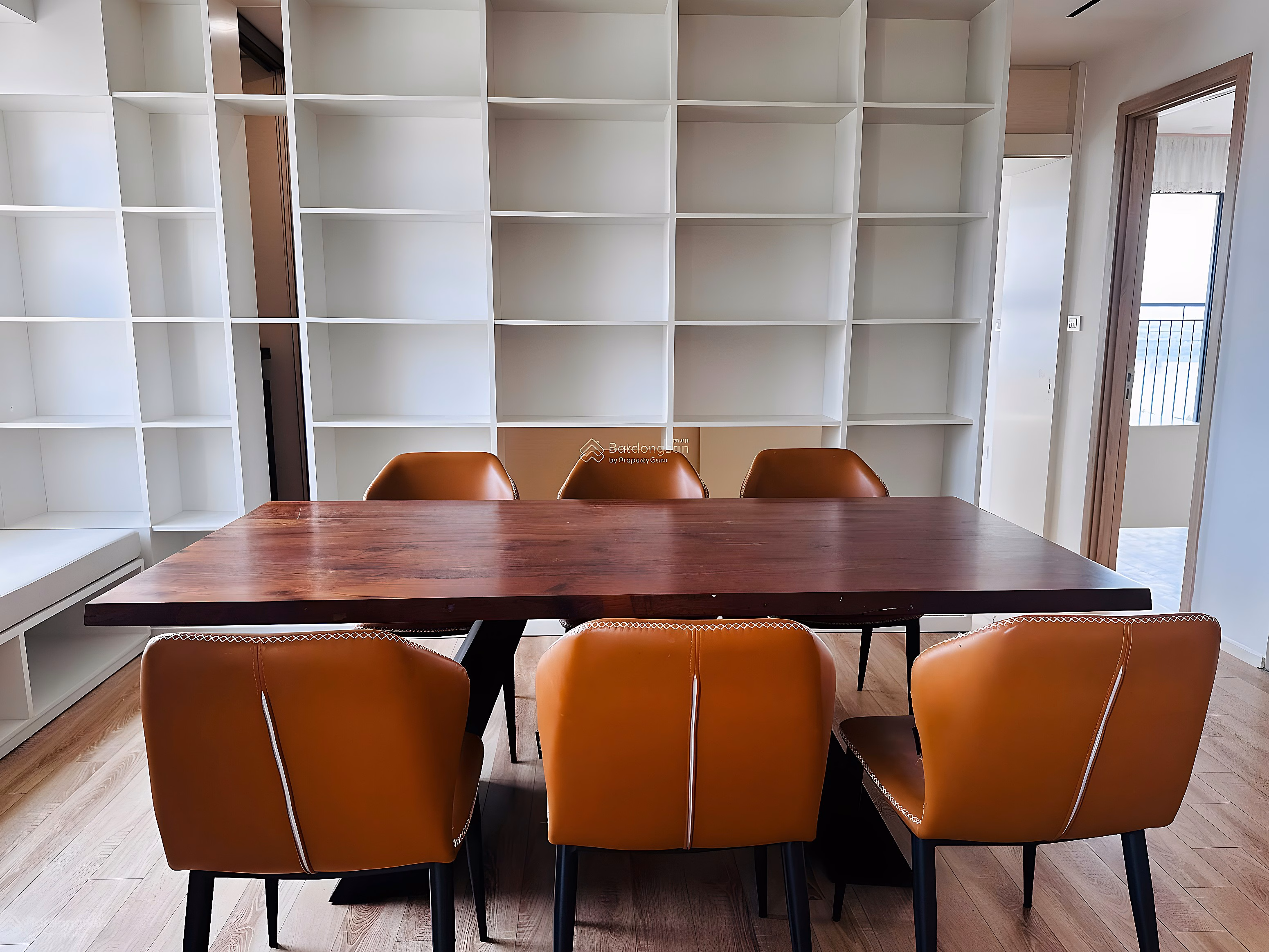 Tay Ho Riverview corner apartment 91.97m2 Panorama view of the Red River, ideal bookcase space