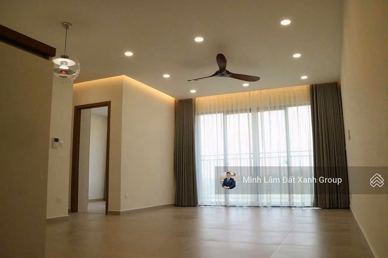 Meet E Minh and have a beautiful apartment right away - 2 bedrooms Palm Heights, good price only 709, area 79m²