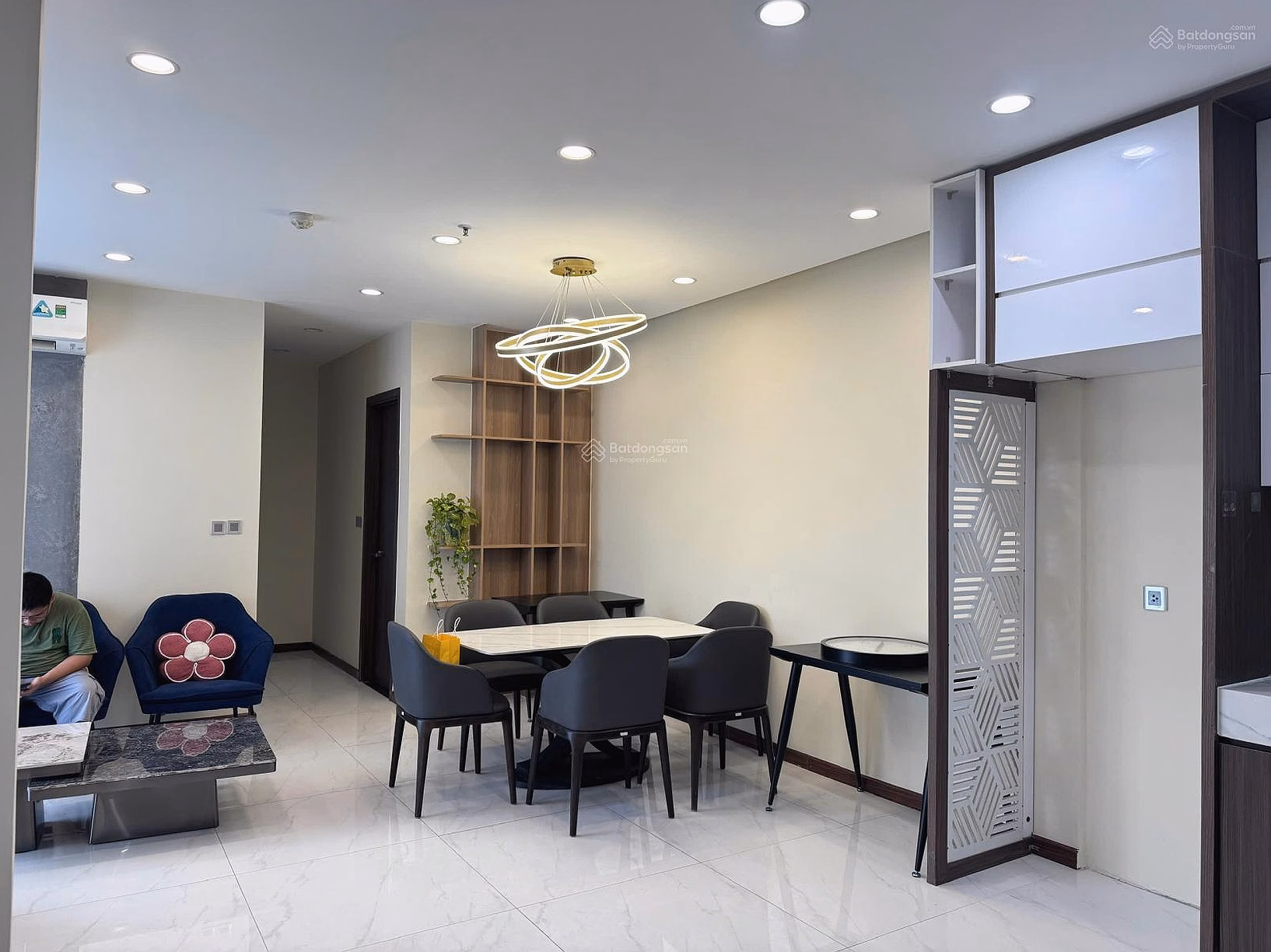 Selling Carillon 7 - 3 bedrooms 2 bathrooms - 87m2 - full interior - separate red book - price 5 billion 25