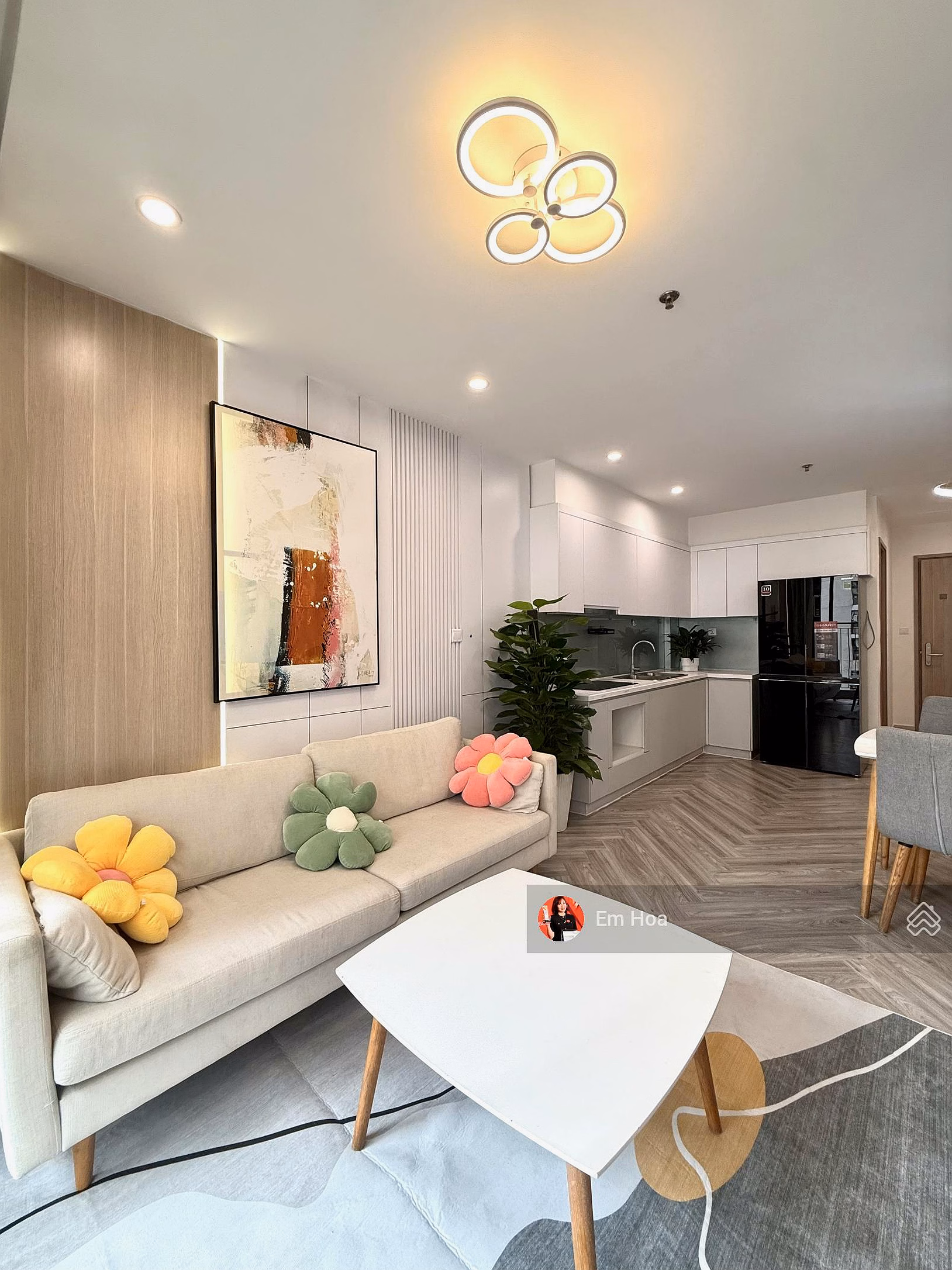 The owner is selling 2 bedrooms + 2 bathrooms on the corner of building S2.10 with super airy view at Vinhomes Ocean Park