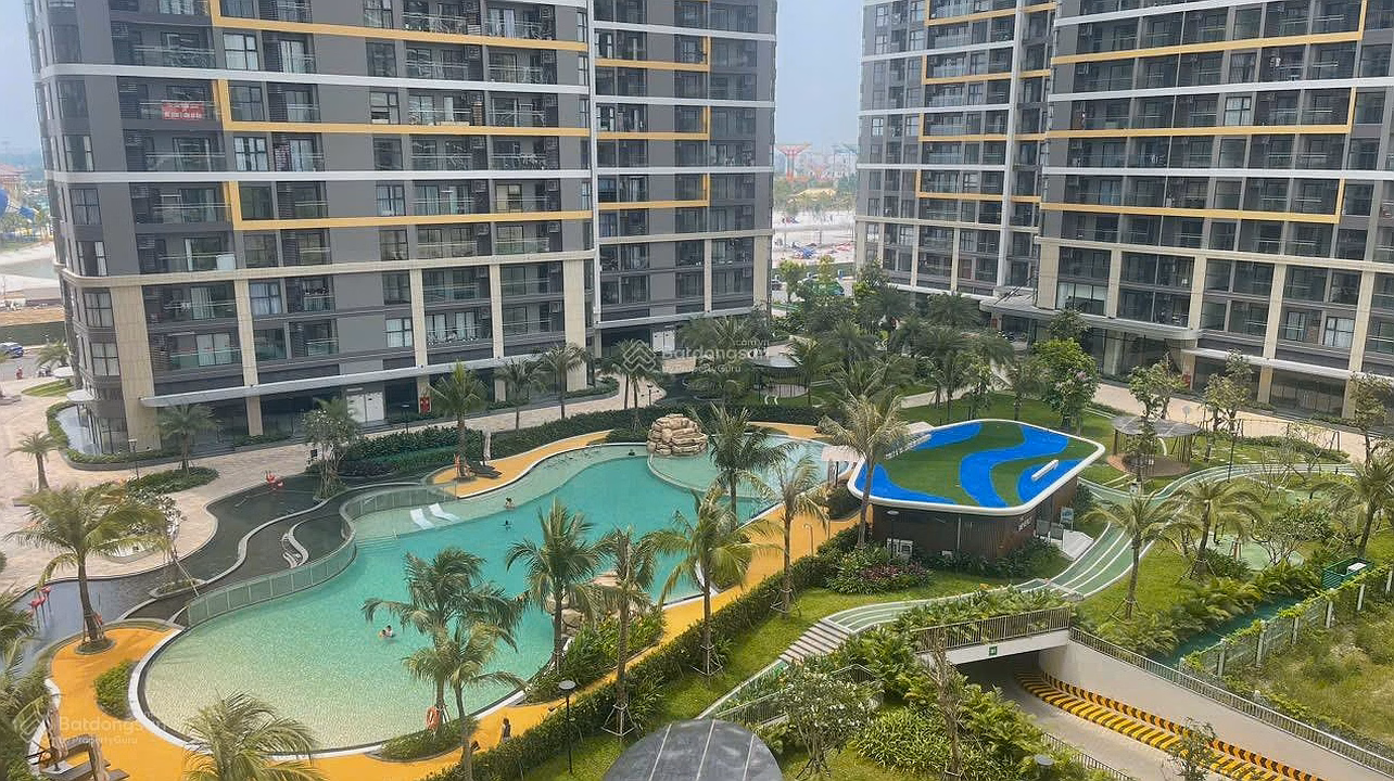 The owner urgently sells 1 bedroom apartment + The Beverly 3 billion 250, Southeast, pool view, park view. Strong negotiation