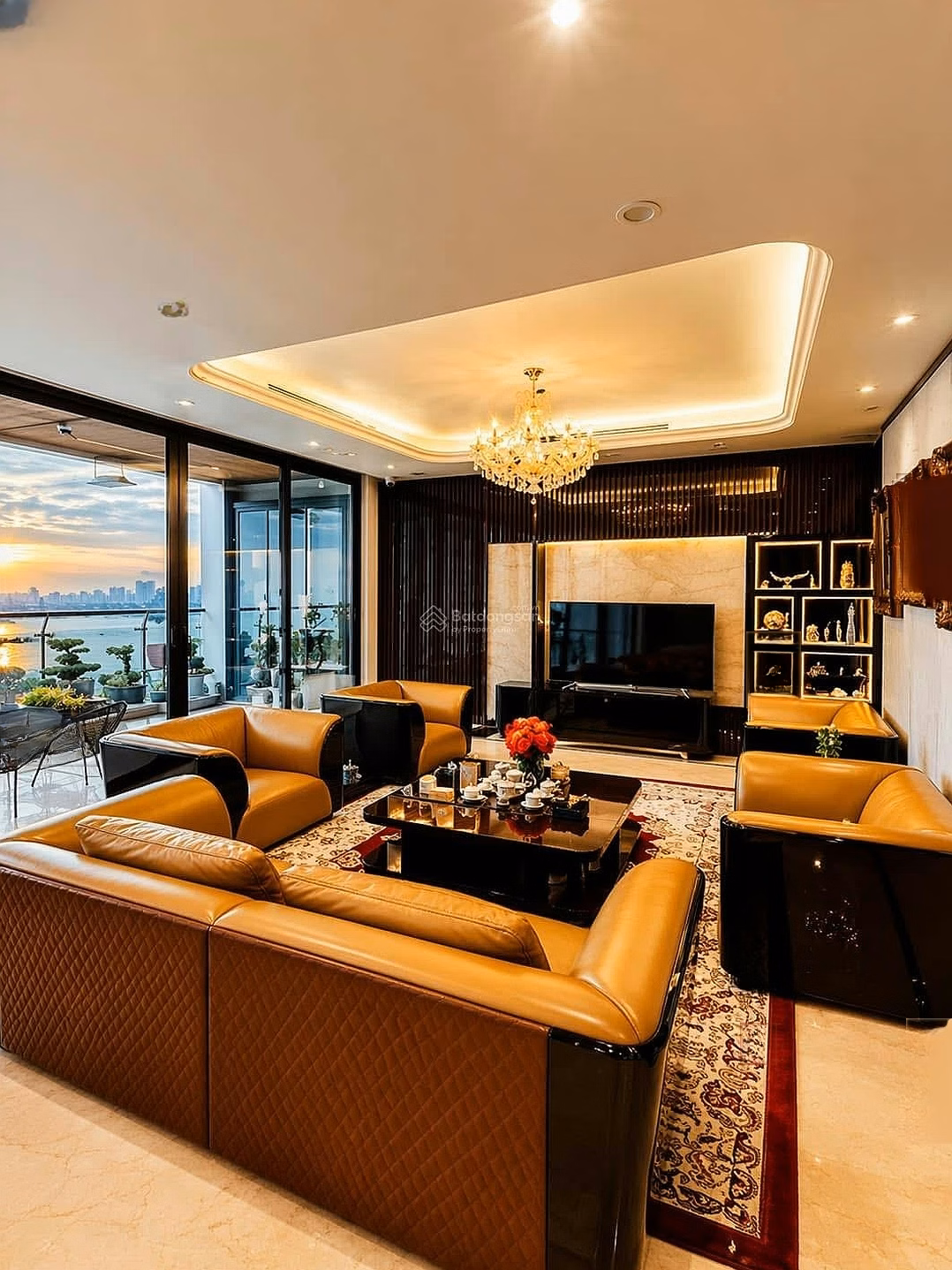 Genuine penthouse with good price shows class. Zalo details are available immediately