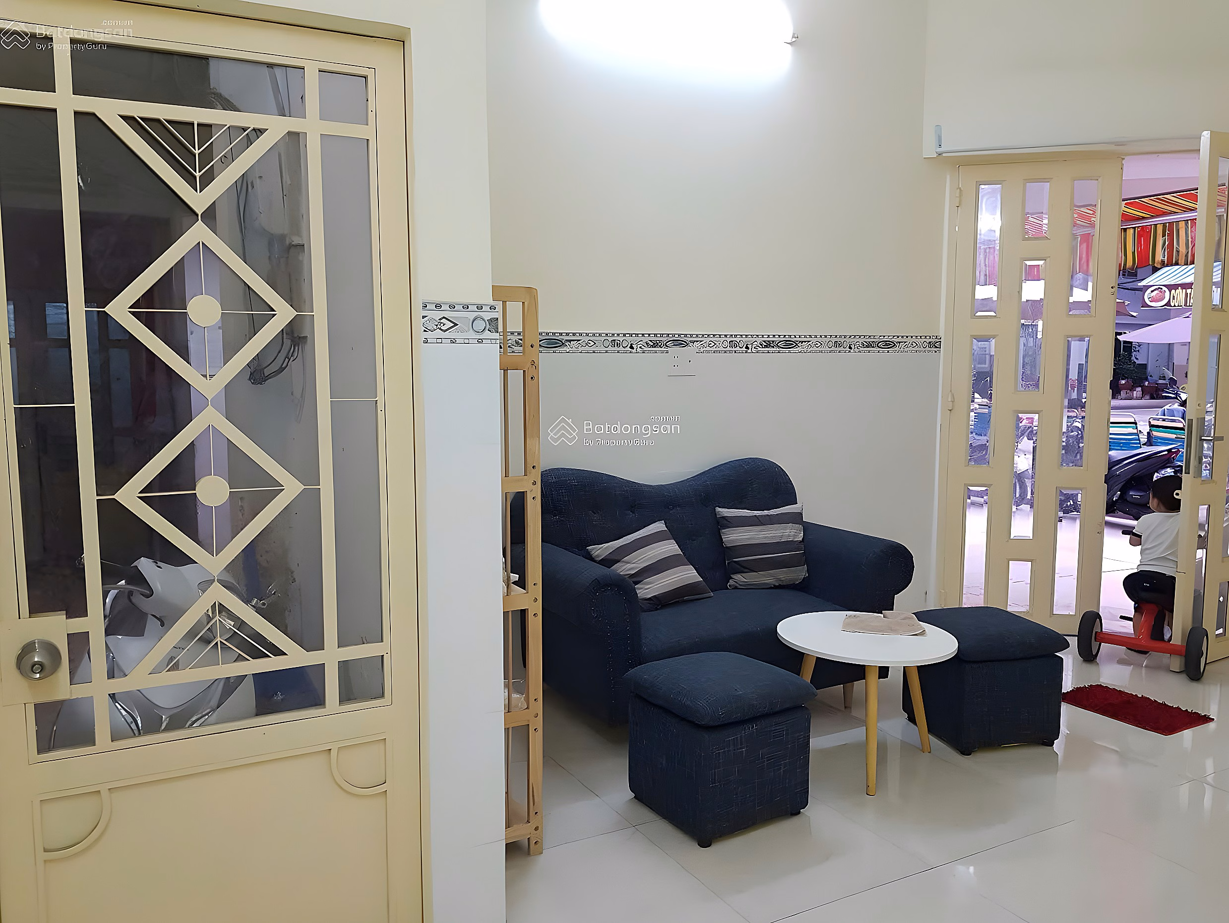 Urgent sale ground floor apartment 212B Nguyen Trai - Oc Dao area, center of District 1