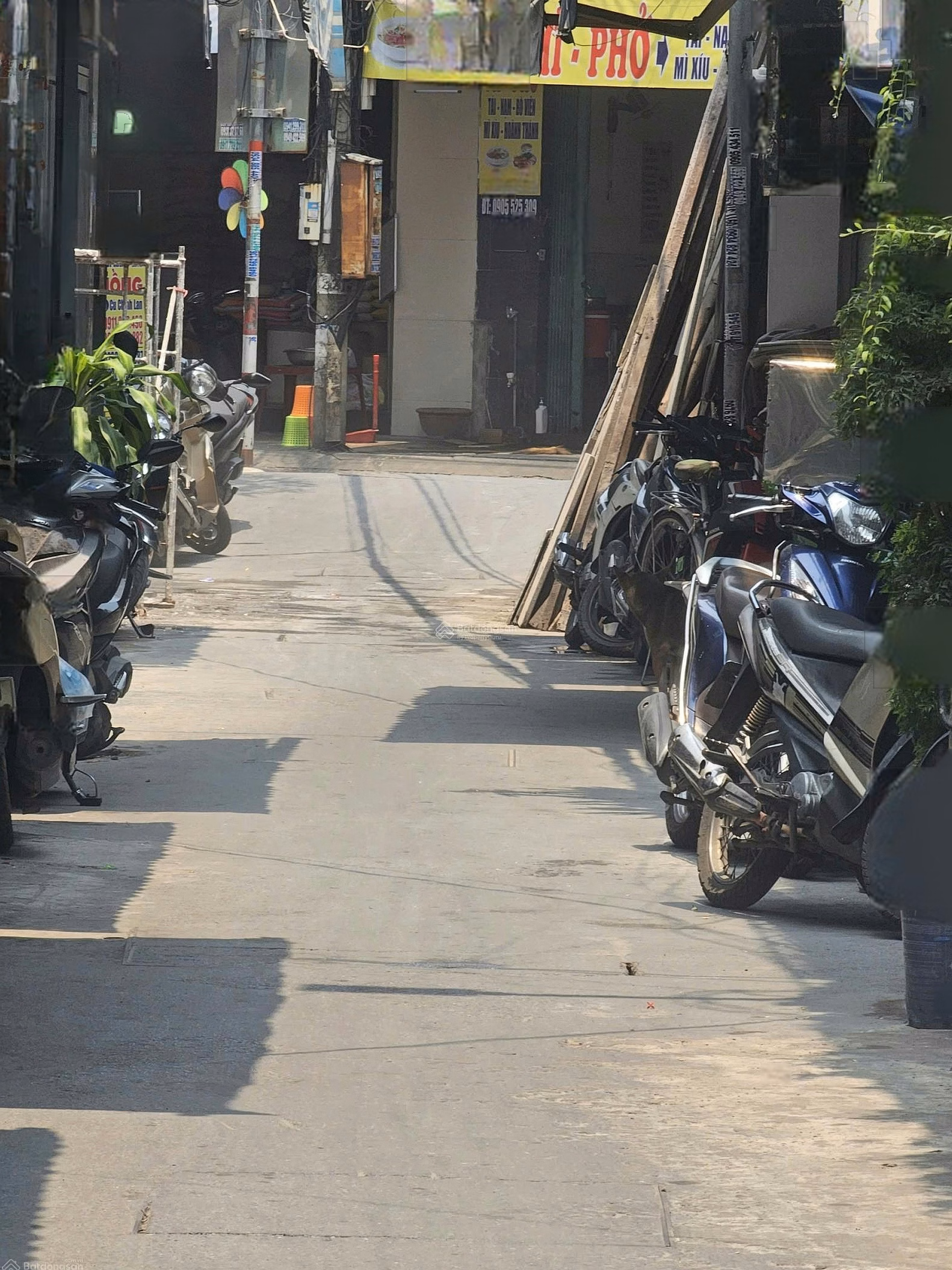 The owner needs to urgently sell a 2-storey house with 2 sides and a car, full furniture - Da Nang Center