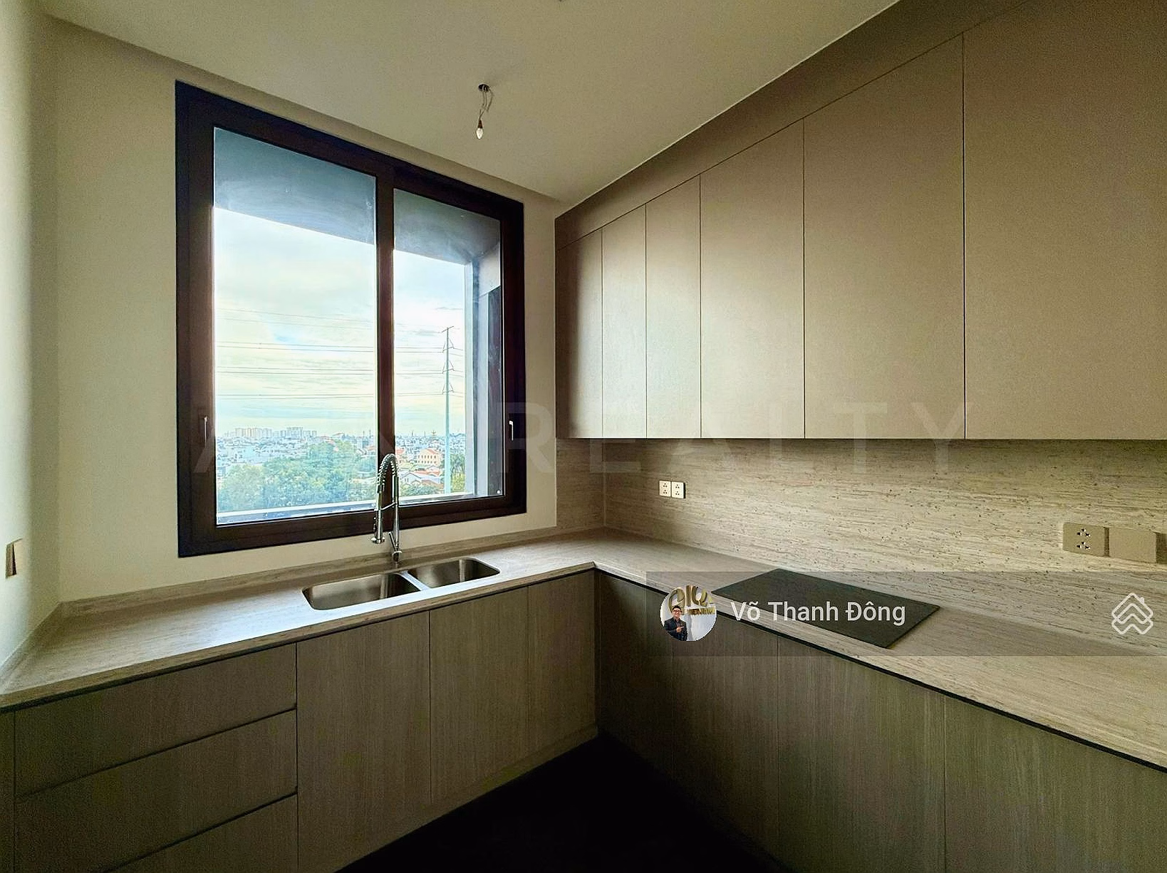 Selling a 3 bedroom, 300m2 DEFINE apartment with private garden, only 1 good price 40 billion all inclusive