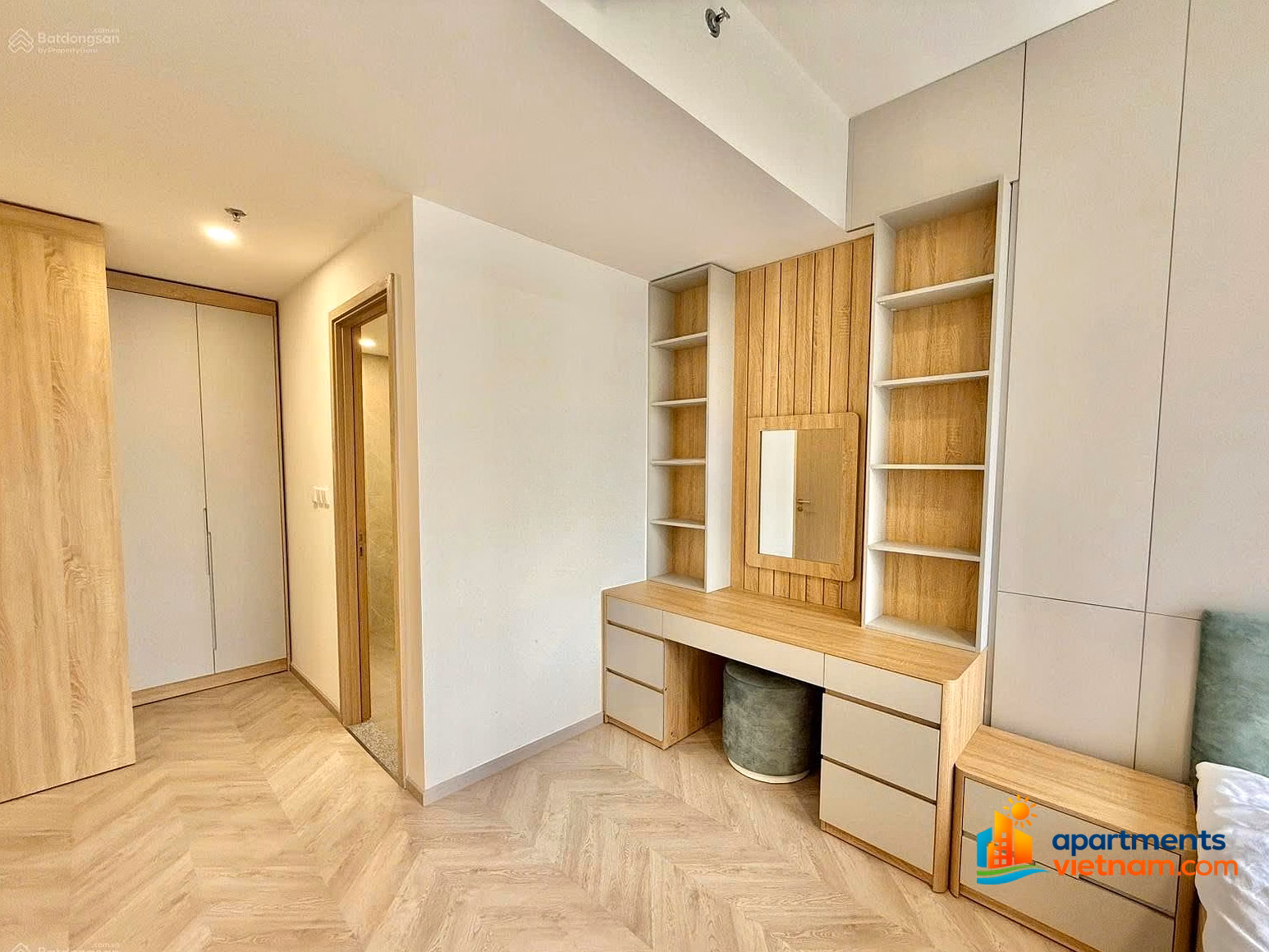 The owner sent for quick sale 3 bedrooms with park view, fully furnished for only 7 billion 3 at Masteri Center Point
