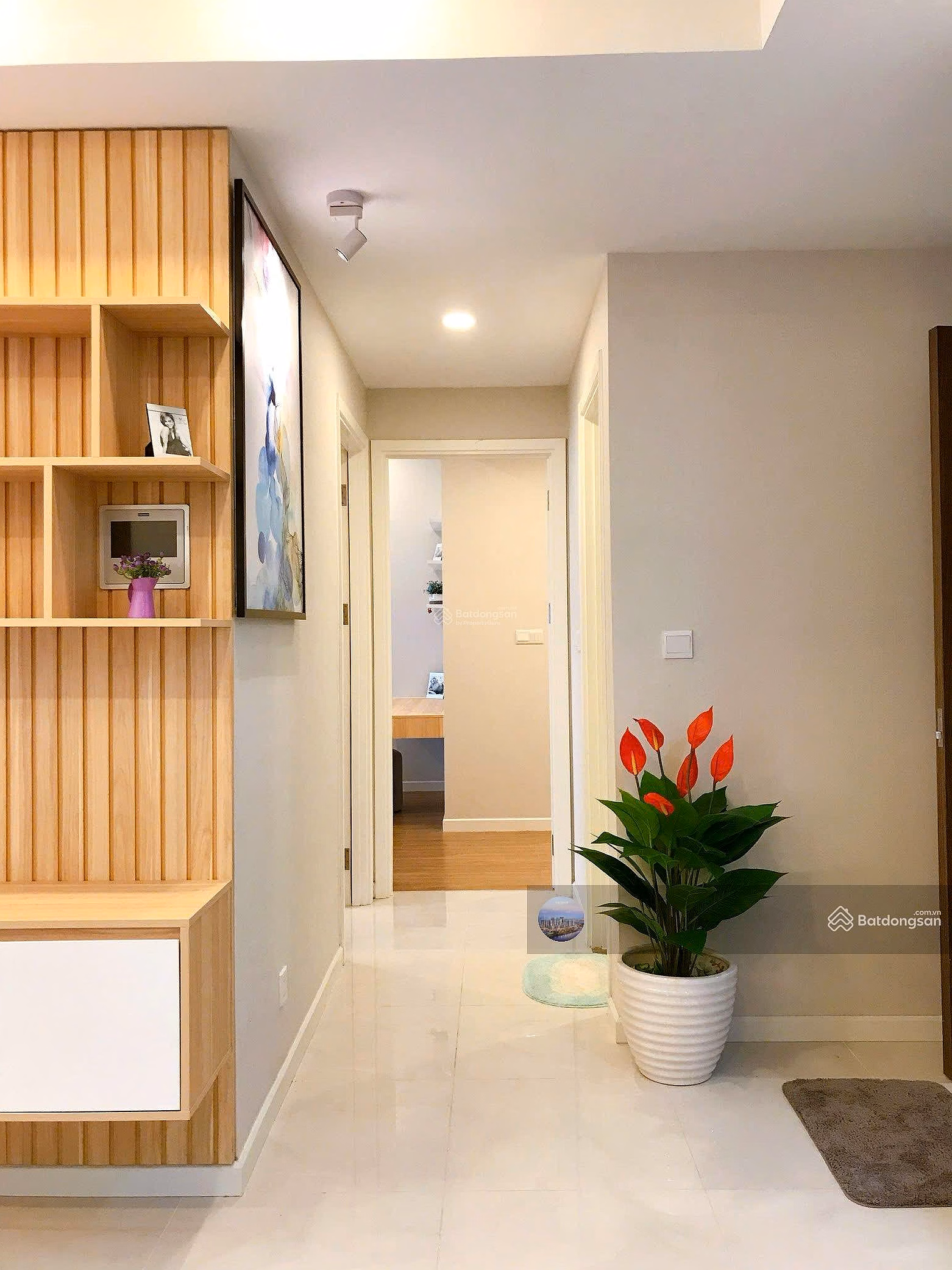 Selling 2 bedroom apartment - 72m2 Masteri An Phu, pool view, basic furniture for only 7.5 billion