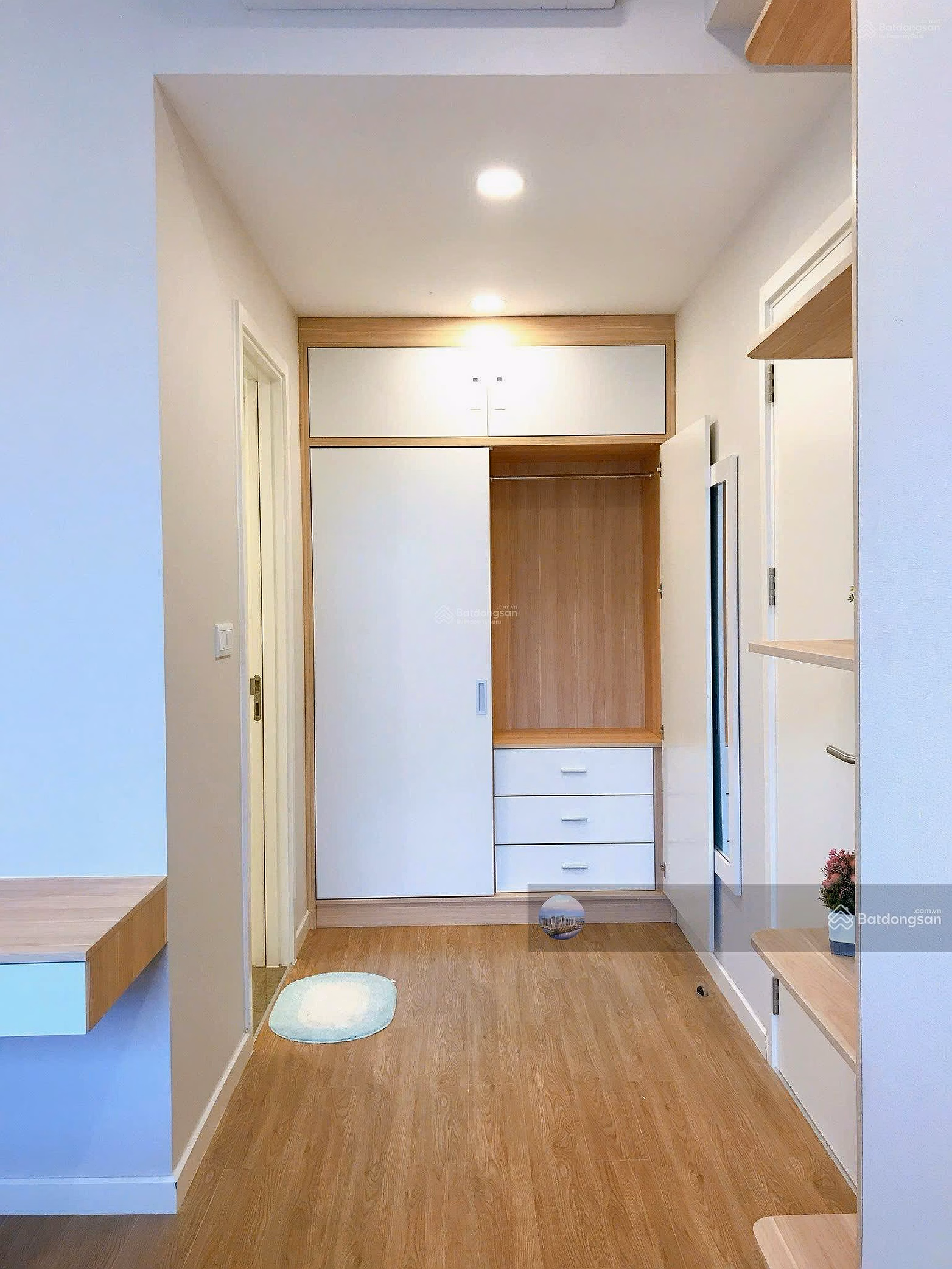 Selling 2 bedroom apartment - 72m2 Masteri An Phu, pool view, basic furniture for only 7.5 billion
