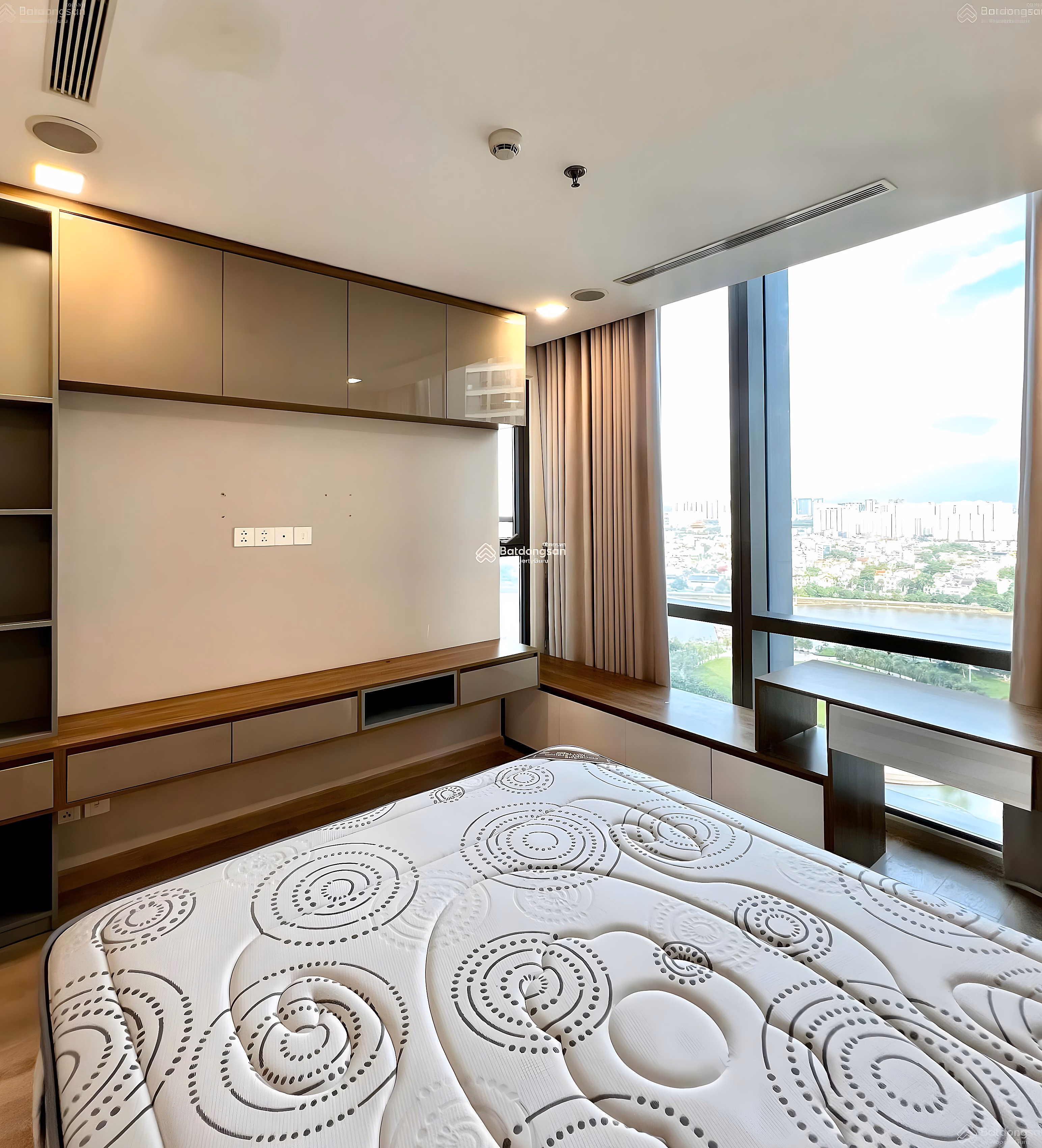 Owner urgently selling apartment Him Lam Cho Lon Hau Giang, District 6, 2 bedrooms, 83m2, pink book, price 4 billion: 0932 874 *** - Hoa