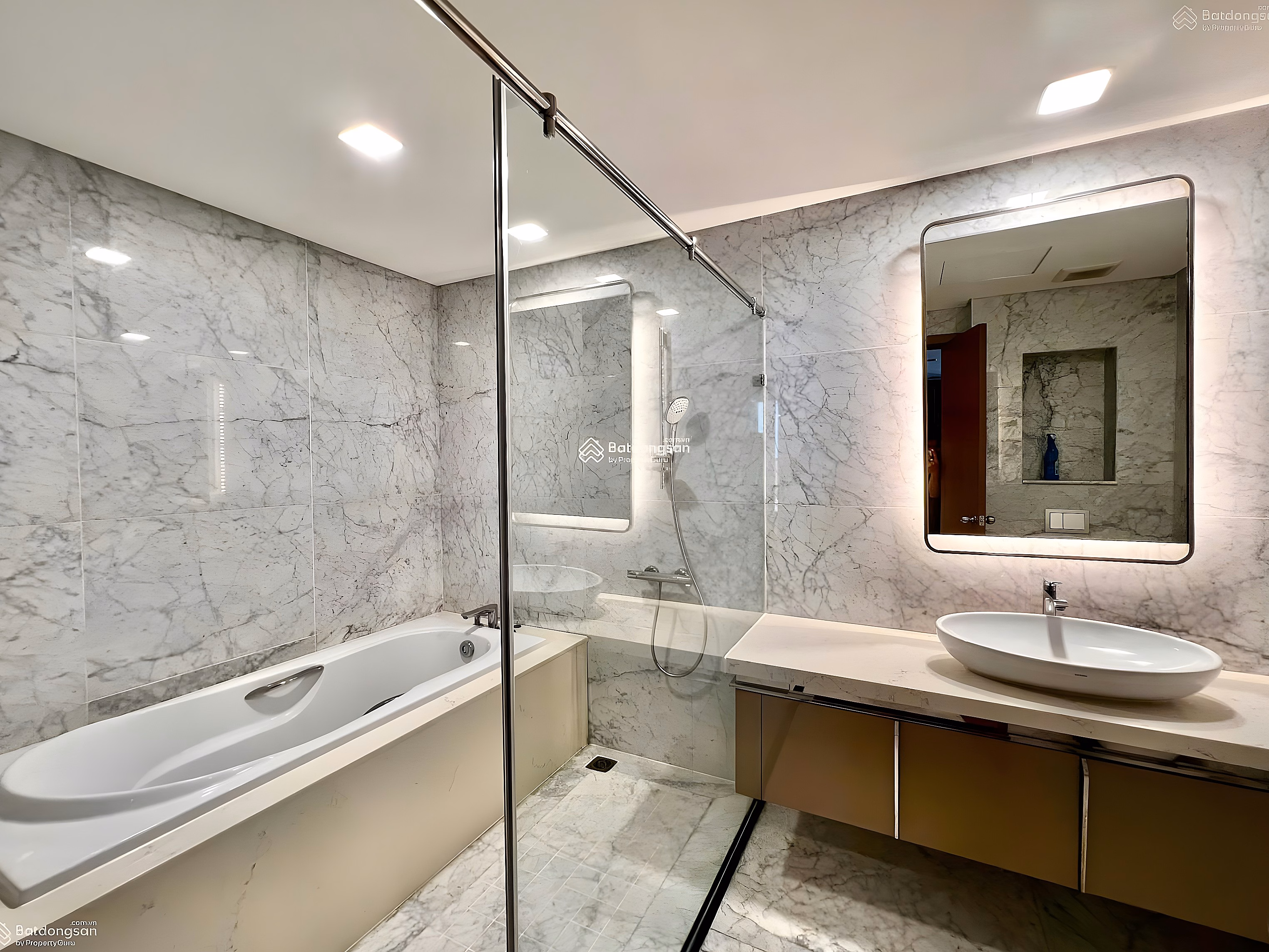 Owner urgently selling apartment Him Lam Cho Lon Hau Giang, District 6, 2 bedrooms, 83m2, pink book, price 4 billion: 0932 874 *** - Hoa